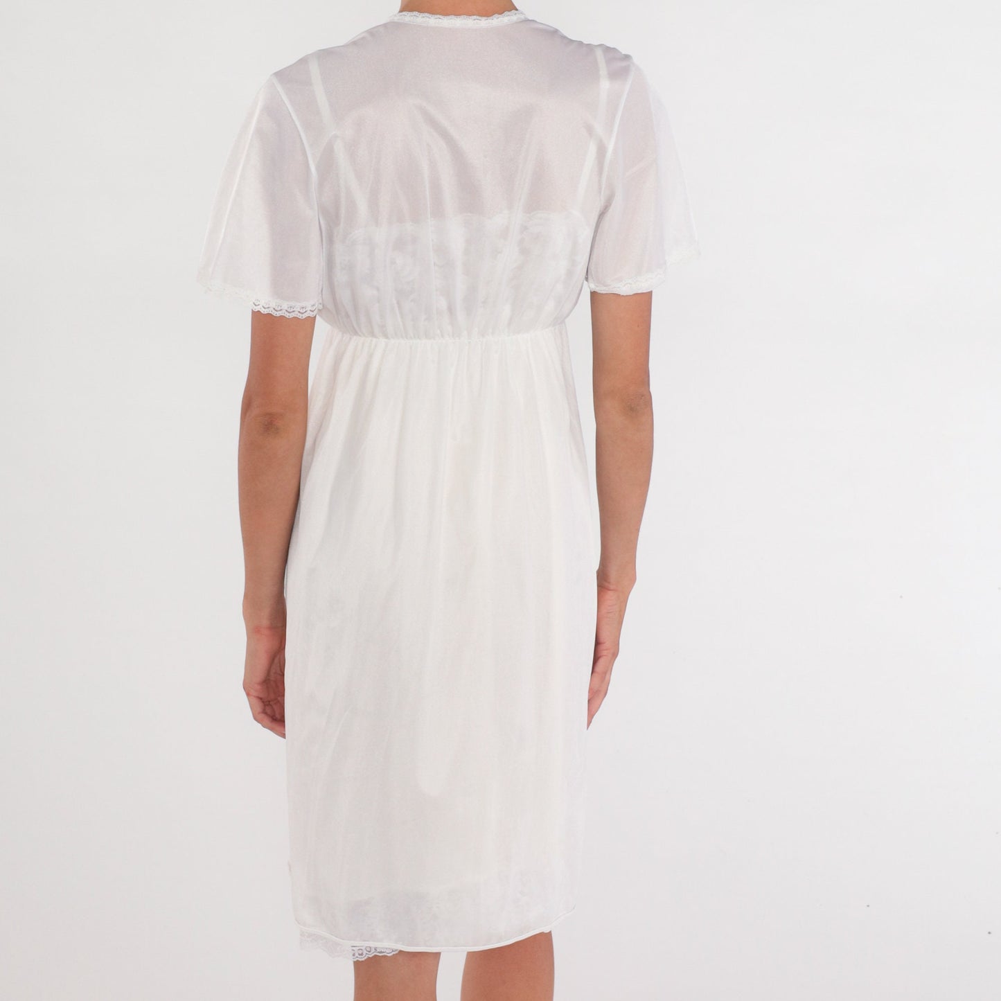 70s White Nylon Pajama Robe Floral Embroidered Tie Front Mini Nightgown XS