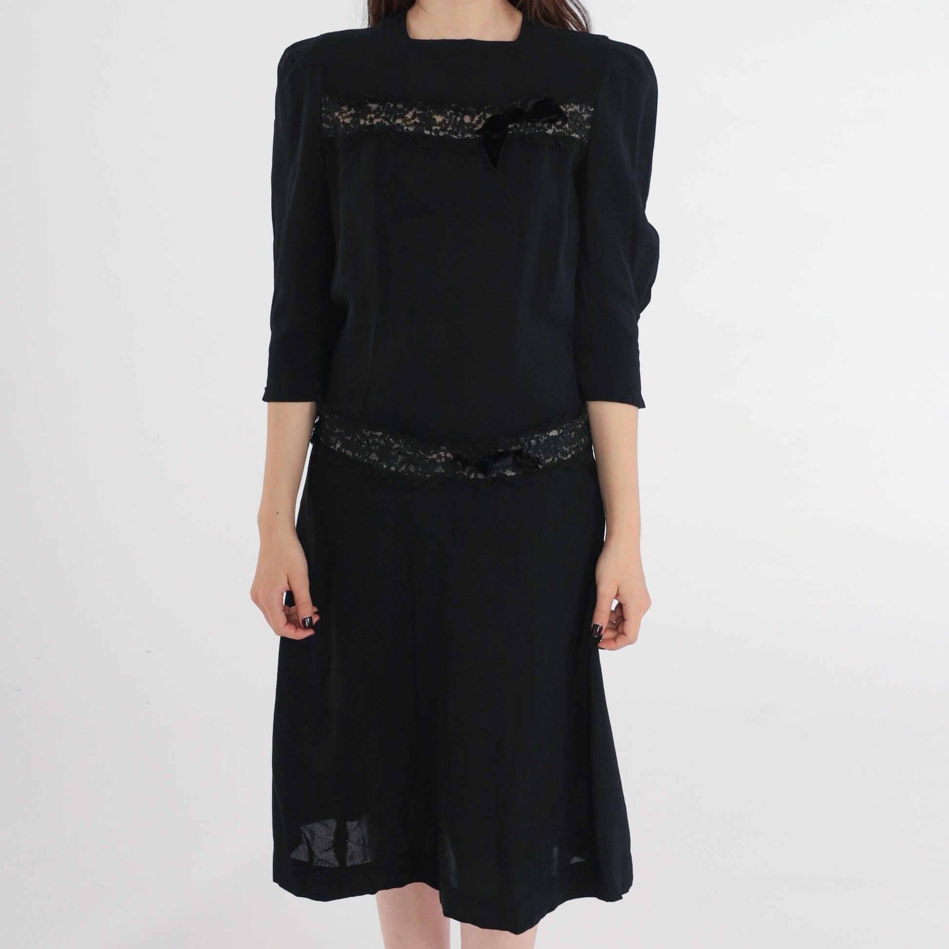 1950s Black Lace Trim Party Dress Shift Drop Waist Bow Tea Length Extra Small
