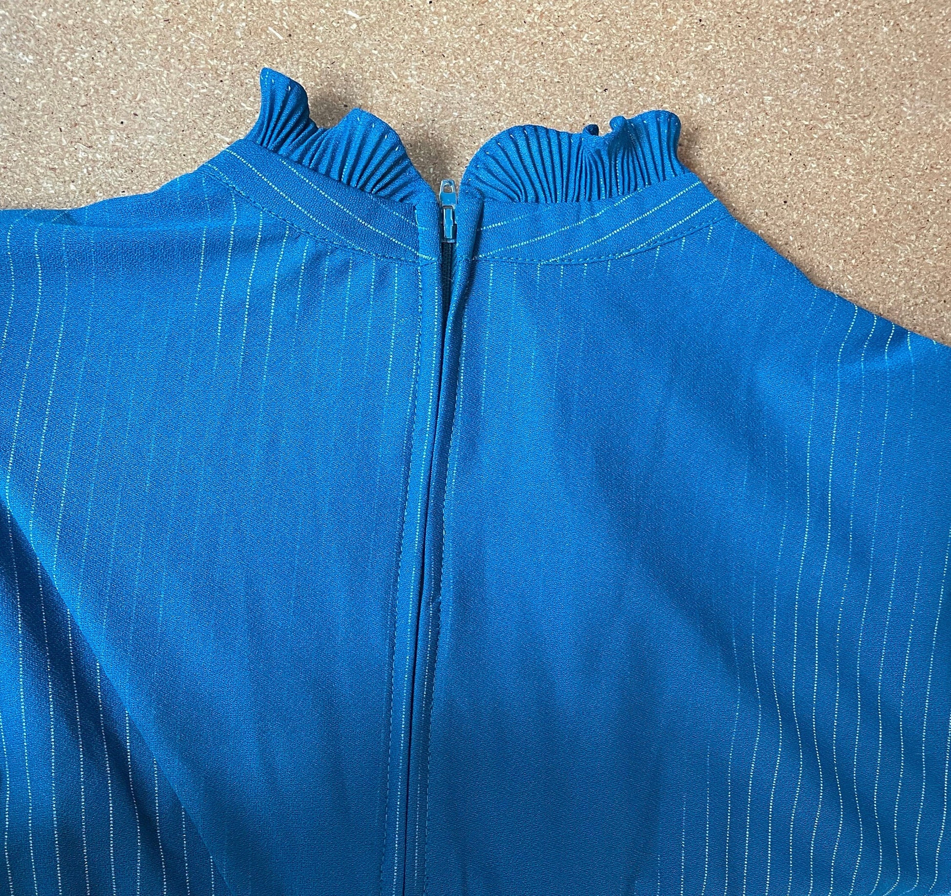 70s Teal Pinstripe Mini Dress Puff Sleeve High Waisted Belt Ruffle Neckline Medium