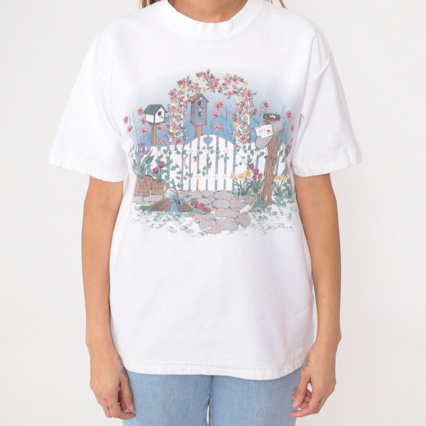 90s Garden Birdhouse Graphic T-Shirt White Cotton Tee Medium
