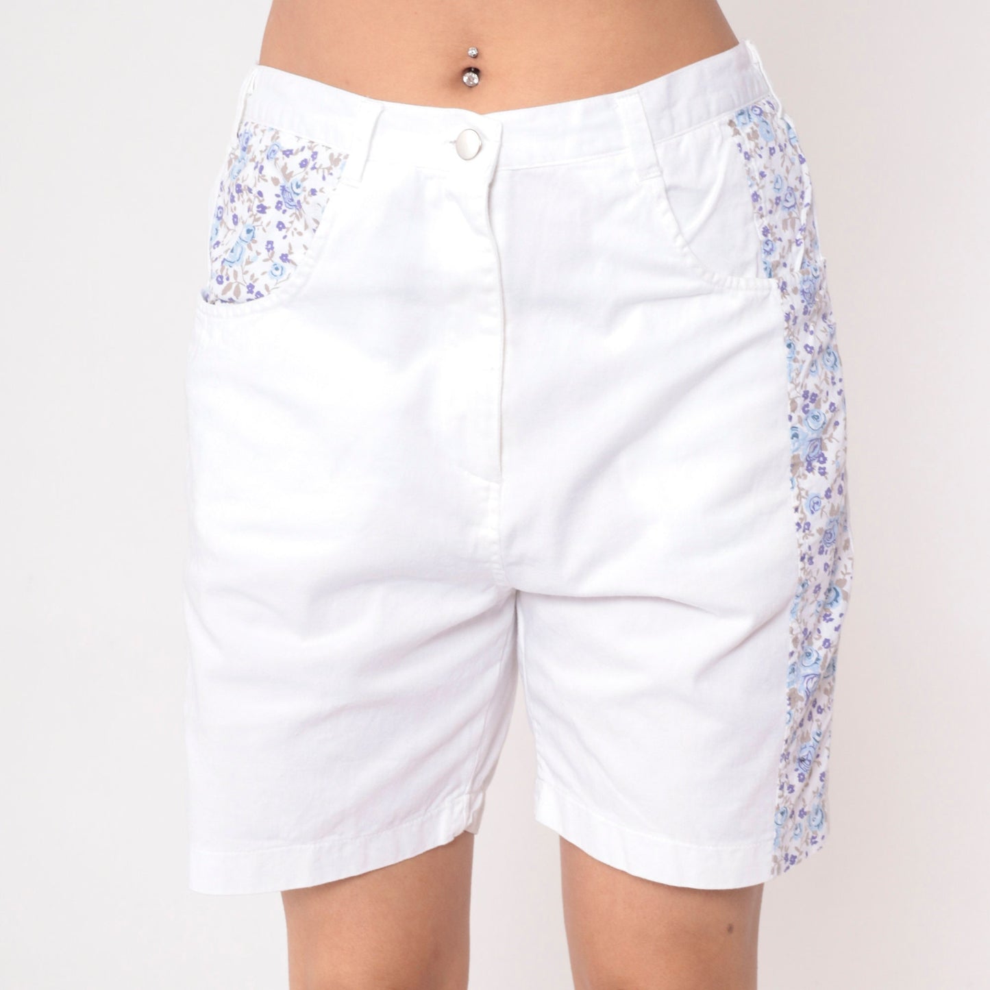 90s White Floral Shorts Purple Calico Print High Waist Cotton Medium