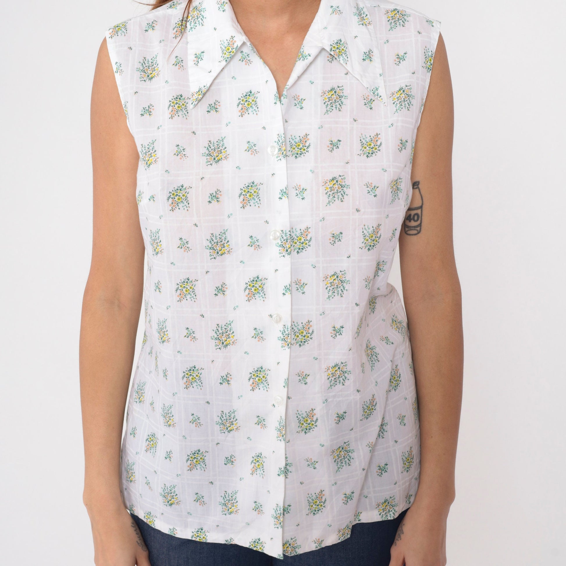 70s Floral Button-Up Tank Top White Wildflower Print Dagger Collar Medium