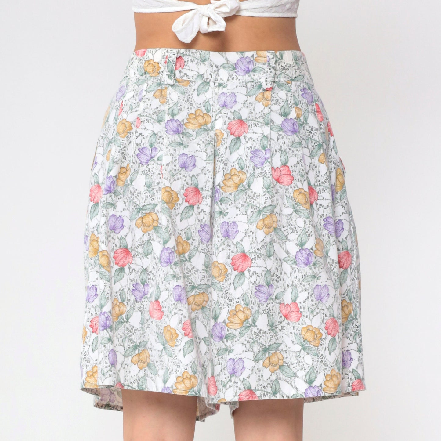 90s Floral High-Waisted Shorts White Pleated Wide Leg Medium