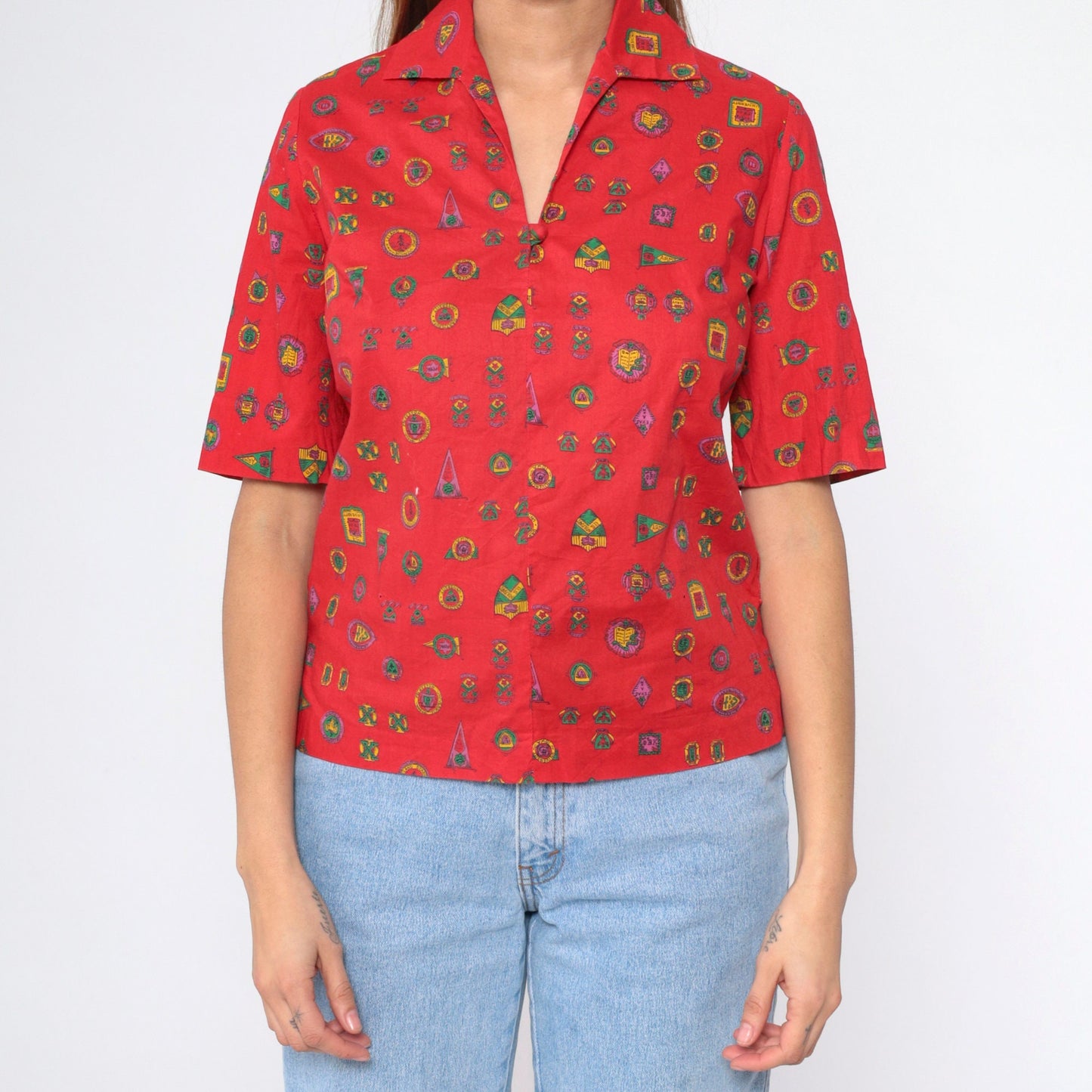 70s Heraldic Crest Print Blouse Red Collegiate Military V-Neck Small S