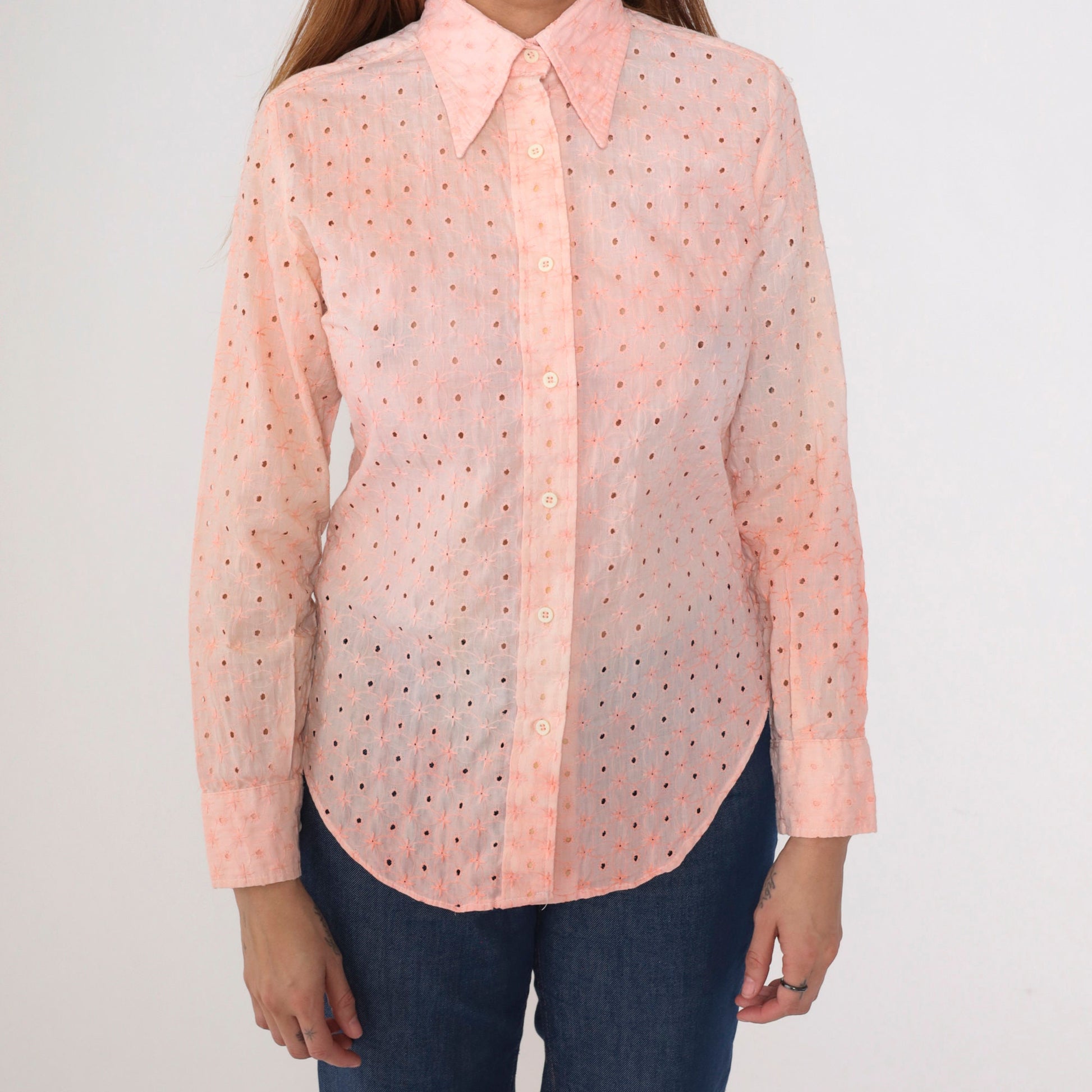 70s Baby Pink Eyelet Lace Button-Up Blouse Dagger Collar Long Sleeve Small