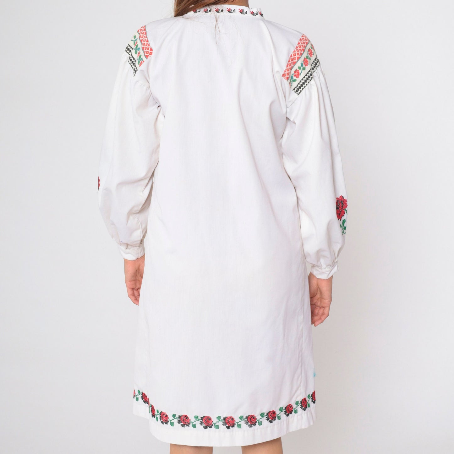 70s Floral Cross Stitch Embroidered Dress White Midi Shift Long Sleeve Medium