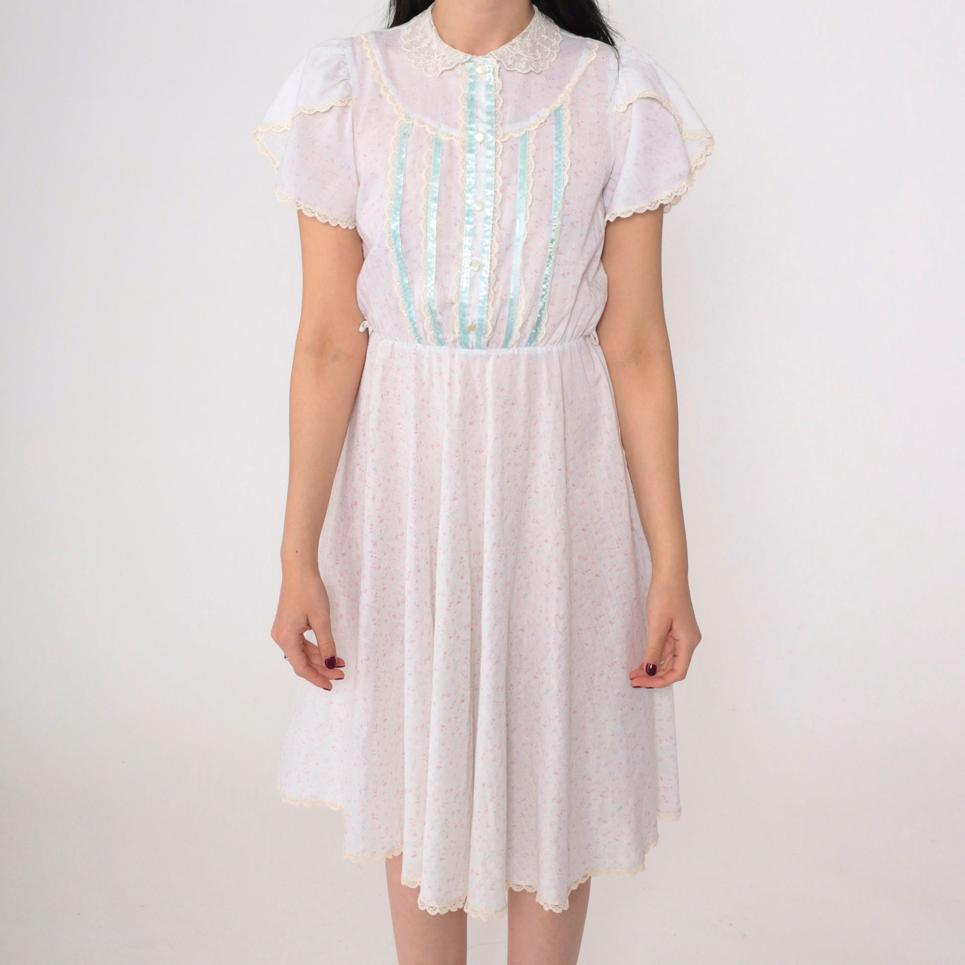 70s Calico Floral Prairie Dress White Lace Trim Puff Sleeve Small