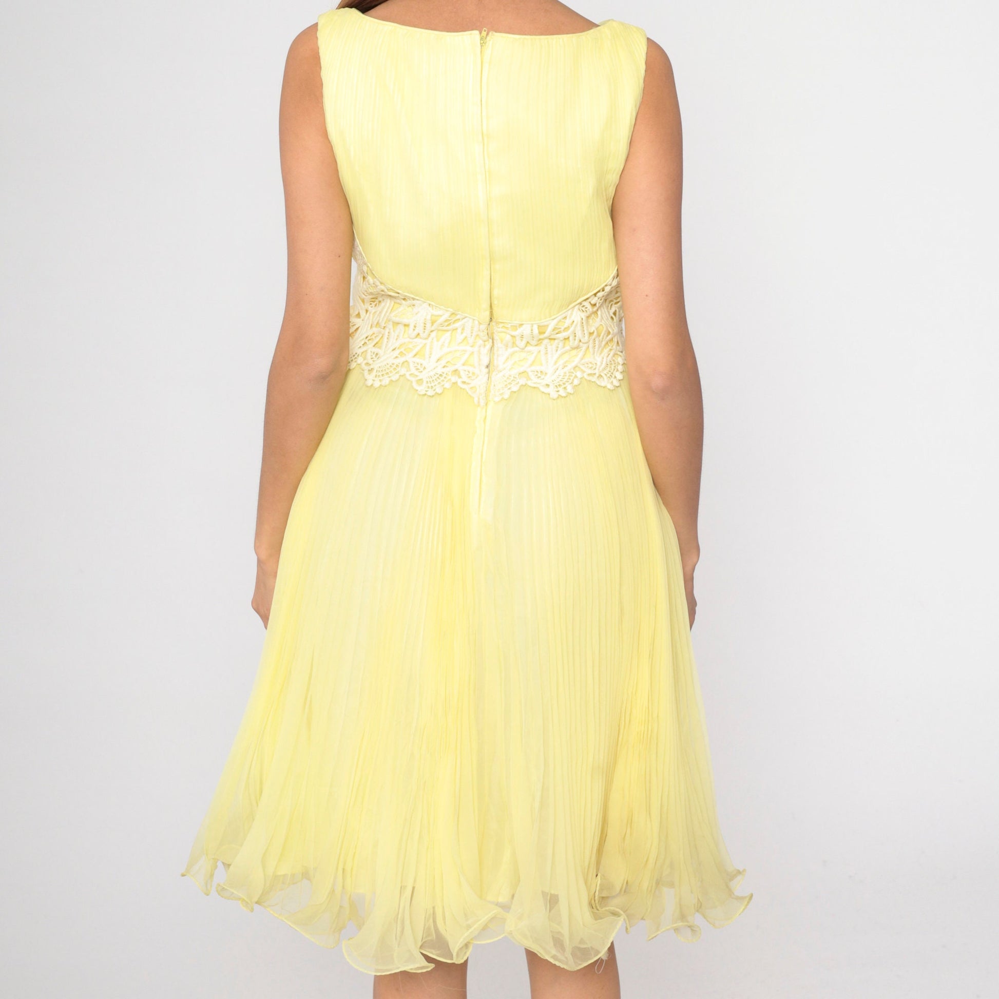 60s Yellow Lace Trim Sleeveless Dress High Waist Pleated Boatneck Small