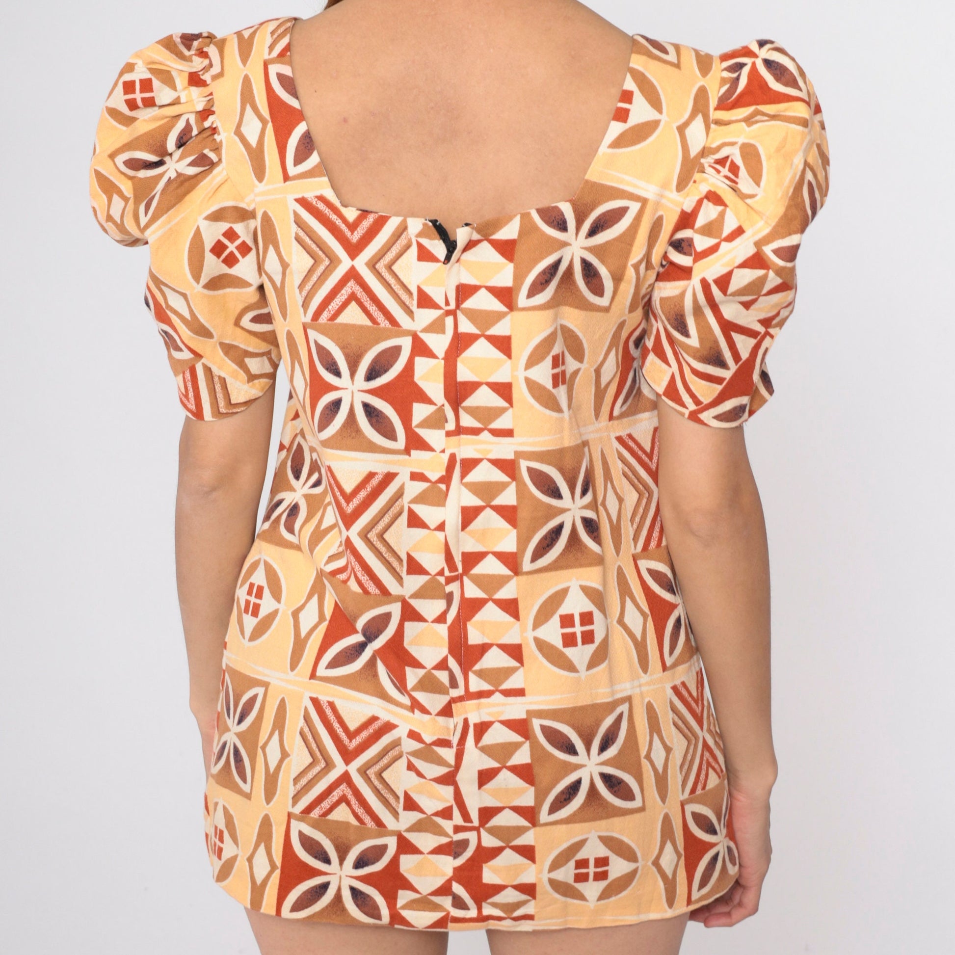70s Geometric Puff Sleeve Blouse Burnt Orange Yellow Sweetheart Neckline Small