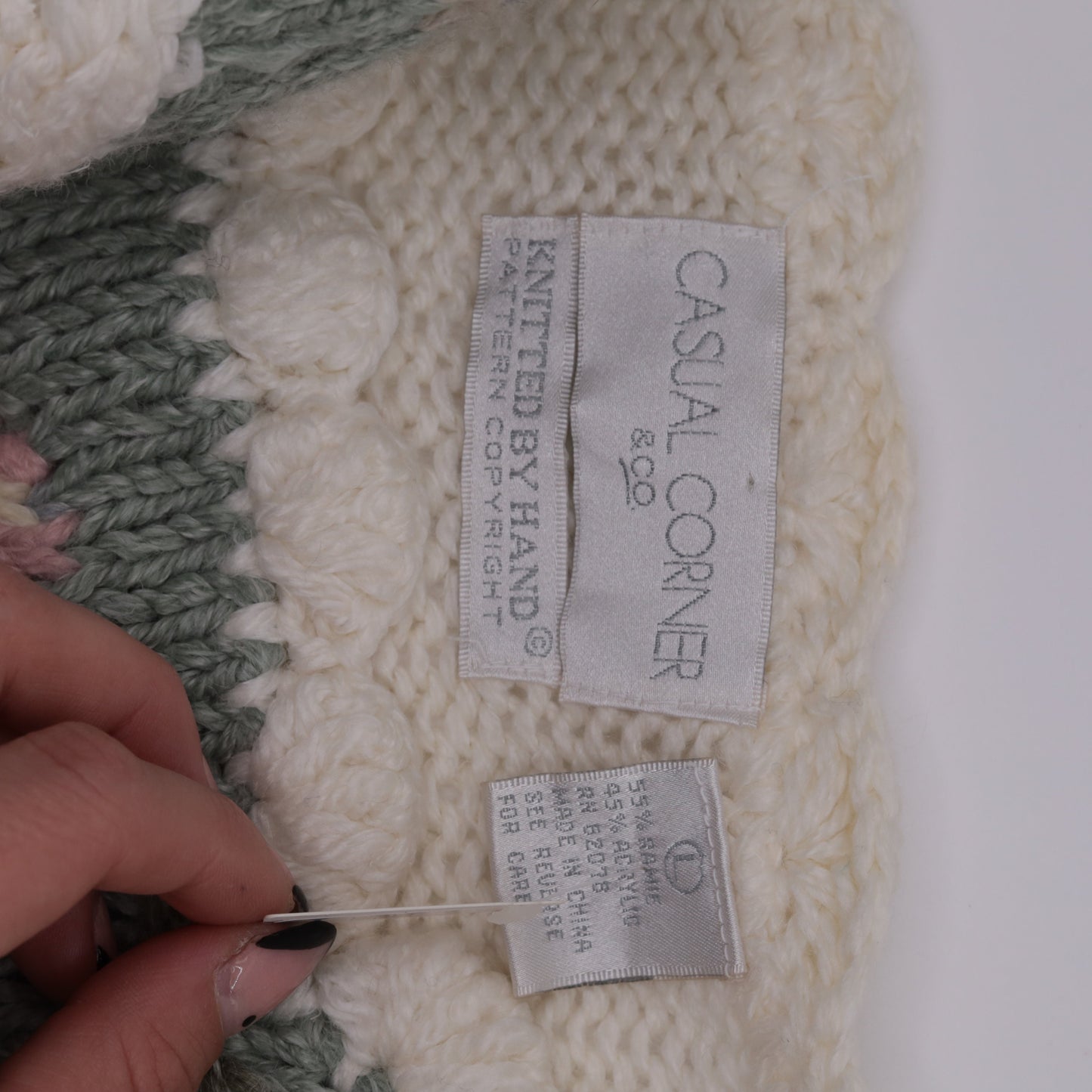 90s Casual Corner Hand-Knit Floral Sweater Cream Green Pink Large