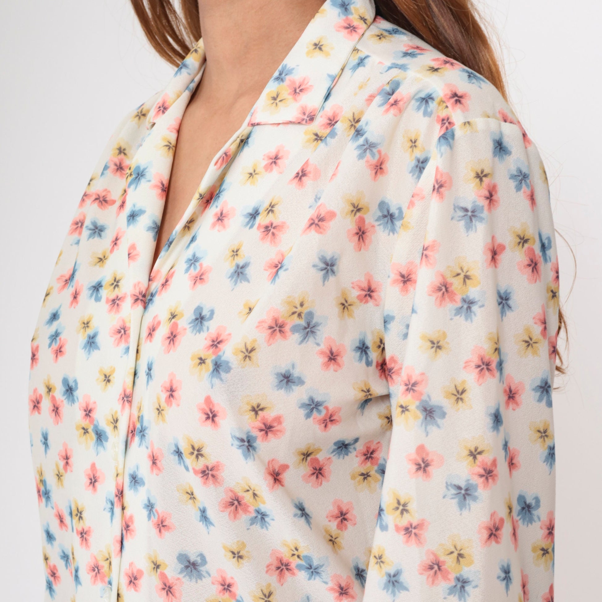 70s Floral Button-Up Blouse White Pink Blue Long Sleeve Collar Medium