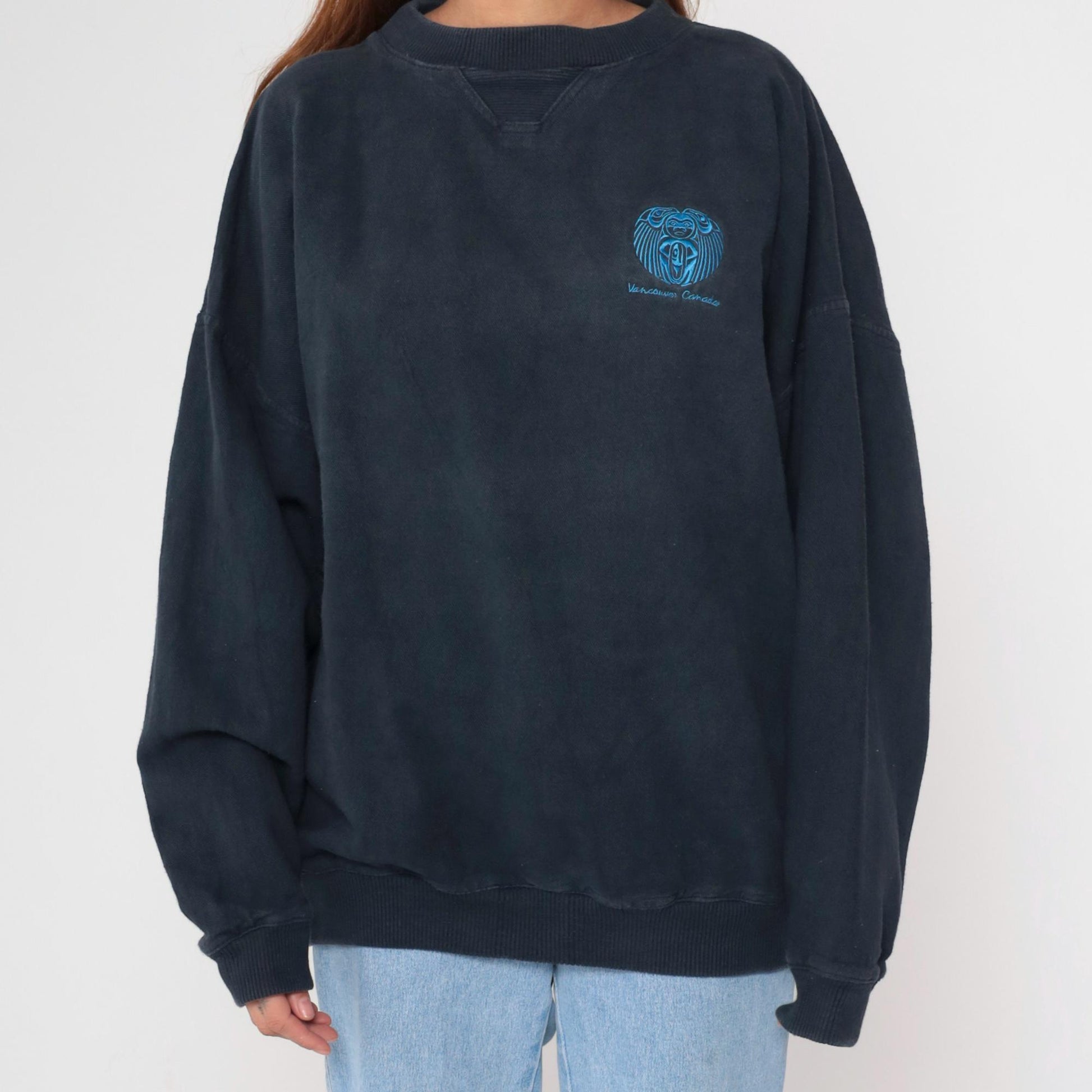 90s Vancouver Indigenous Embroidered Sweatshirt Faded Black Canada Crewneck XXL