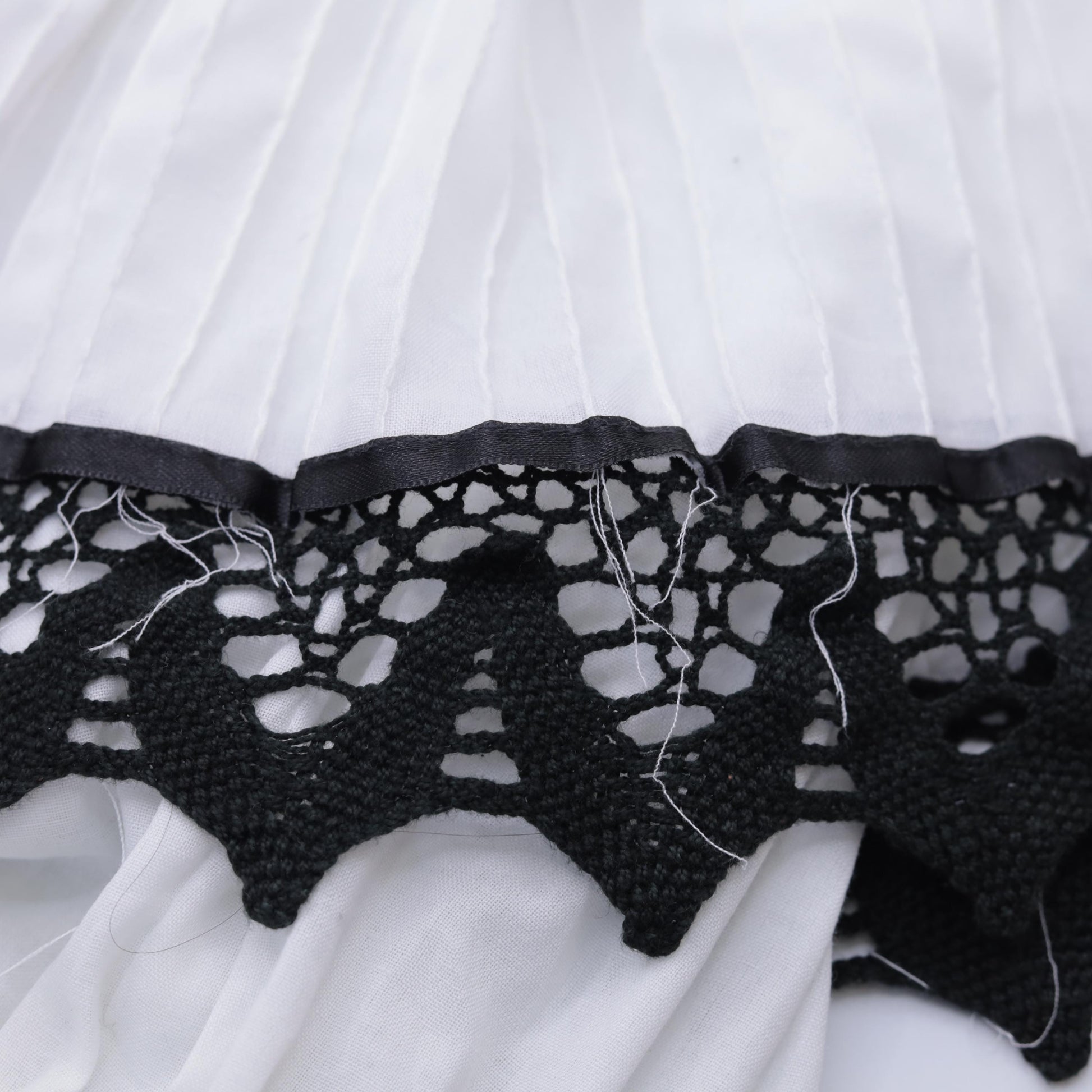 80s White Peasant Dress Off-Shoulder Midi Black Lace Trim Scarf Hem Small