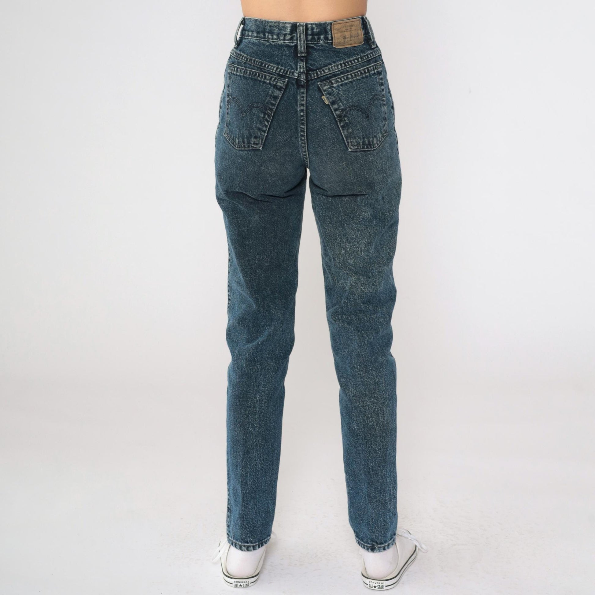 90s Levi's 900 Series High-Waist Tapered Mom Jeans Dark Blue Denim Extra Small