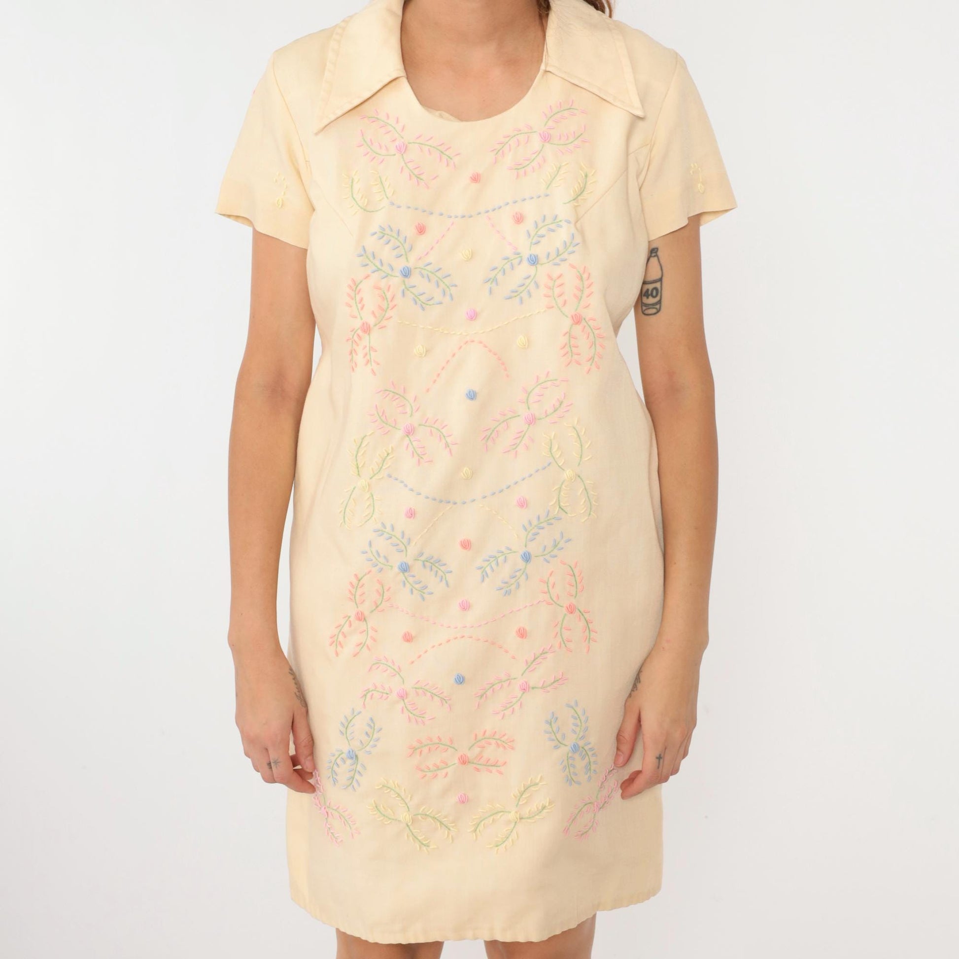 60s Embroidered Floral Shift Dress Cream Pointed Collar Mini Small S