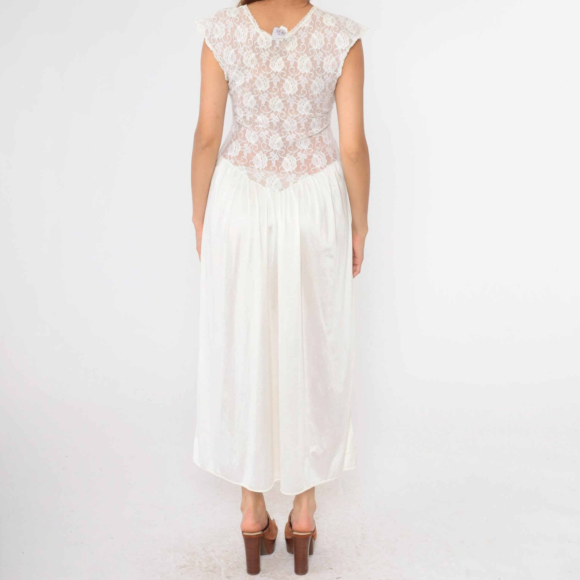 80s White Lace Iridescent Maxi Nightgown Cap Sleeve Low Basque Waist Medium