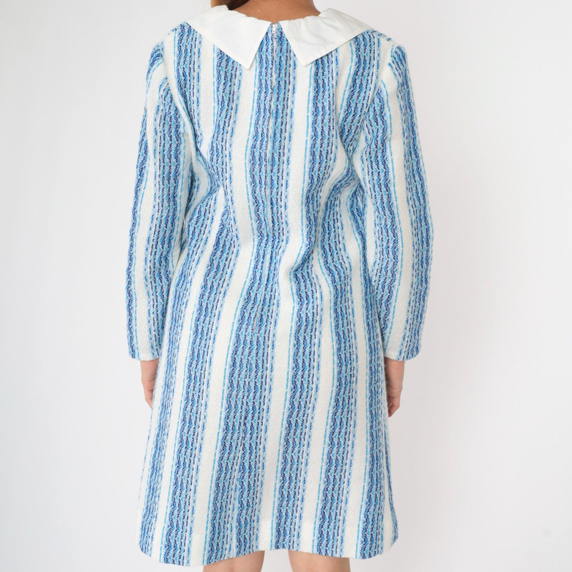 70s Striped Shift Dress White Blue Long Sleeve Collar V Neck Knee Length Medium