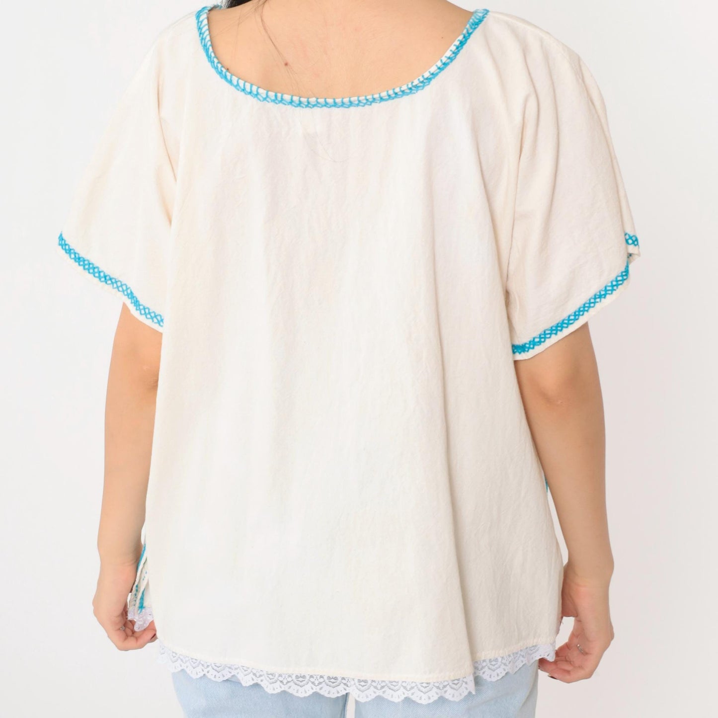 90s Floral Embroidered Blouse Cream Butterfly Tunic Scoop Neck Medium Large