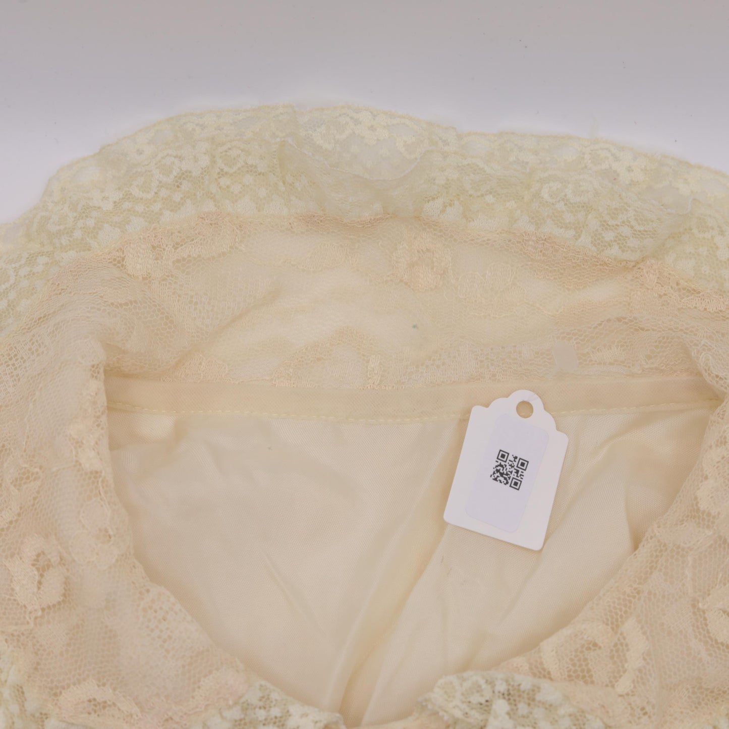 1960s Cream Lace Nightgown Peter Pan Collar Snap Front Small