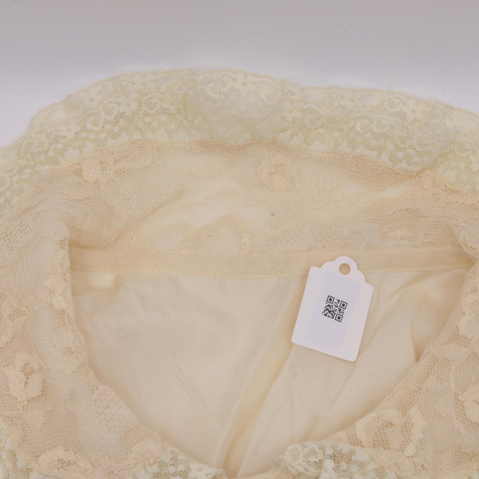 1960s Cream Lace Nightgown Peter Pan Collar Snap Front Small
