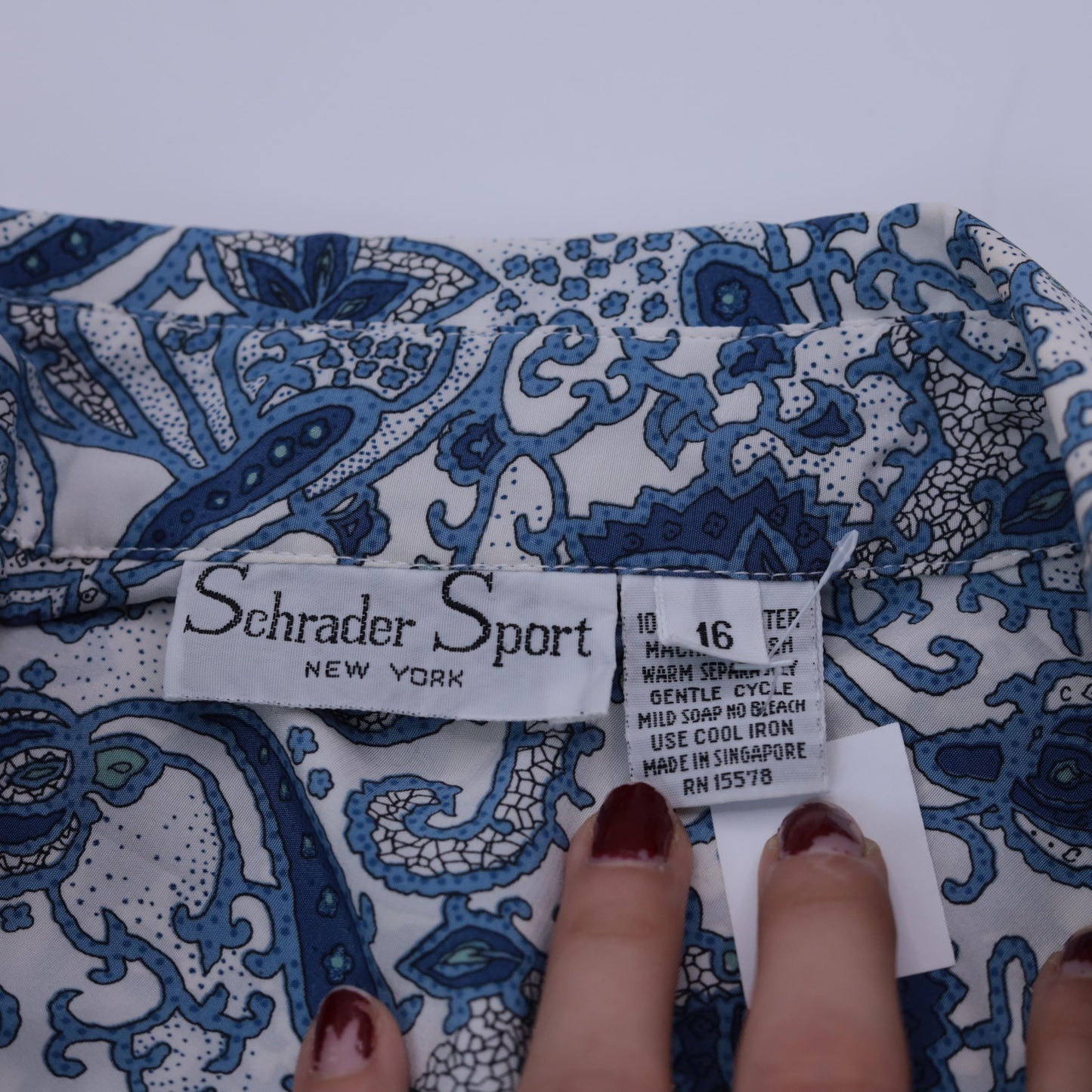 90s Blue Paisley Button-Up Blouse White Long Sleeve Collared Extra Large