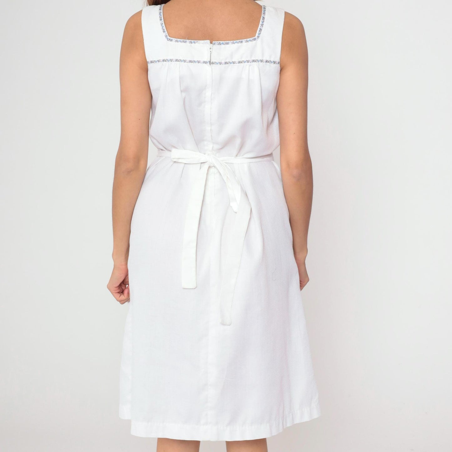 70s White Floral Embroidered Midi Dress Sleeveless High Waist Tie Belt Small