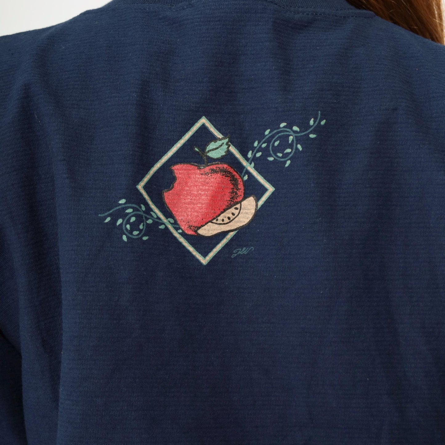 90s Apple Graphic T-Shirt Navy Blue Crewneck Cotton Medium
