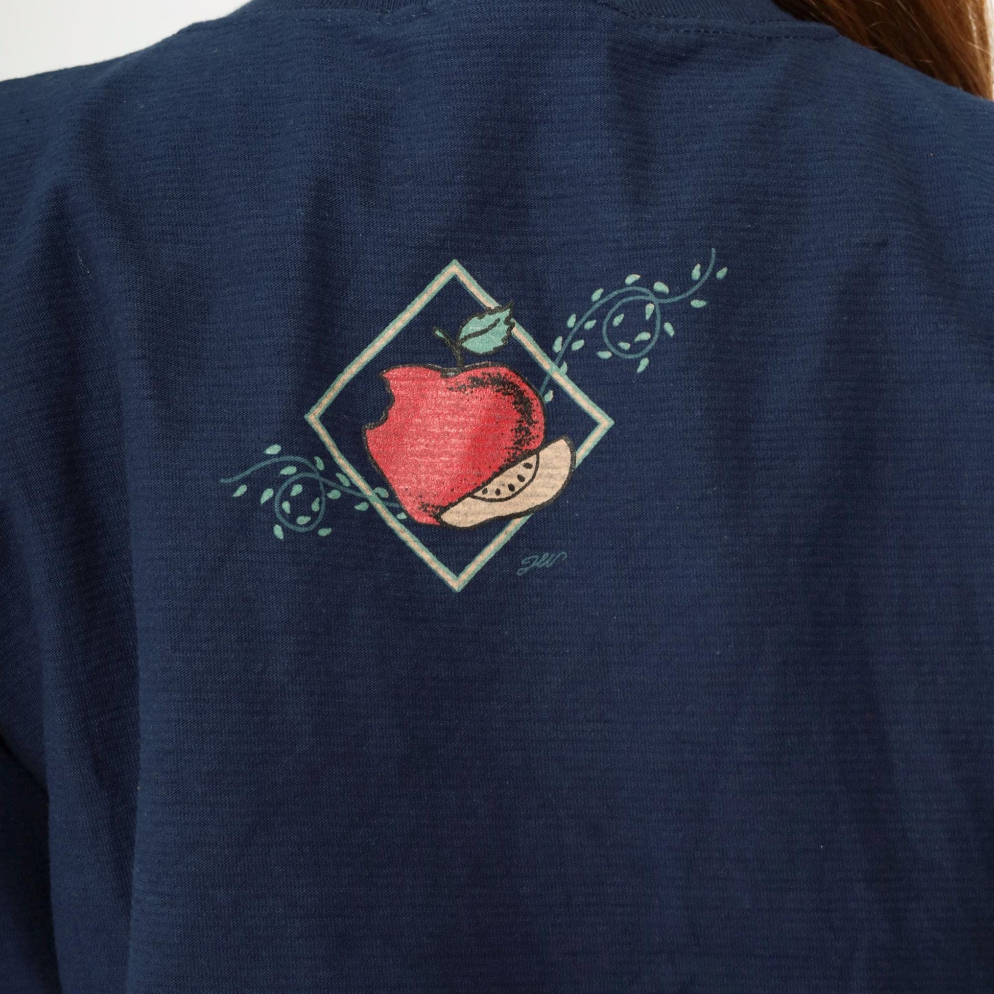 90s Apple Graphic T-Shirt Navy Blue Crewneck Cotton Medium