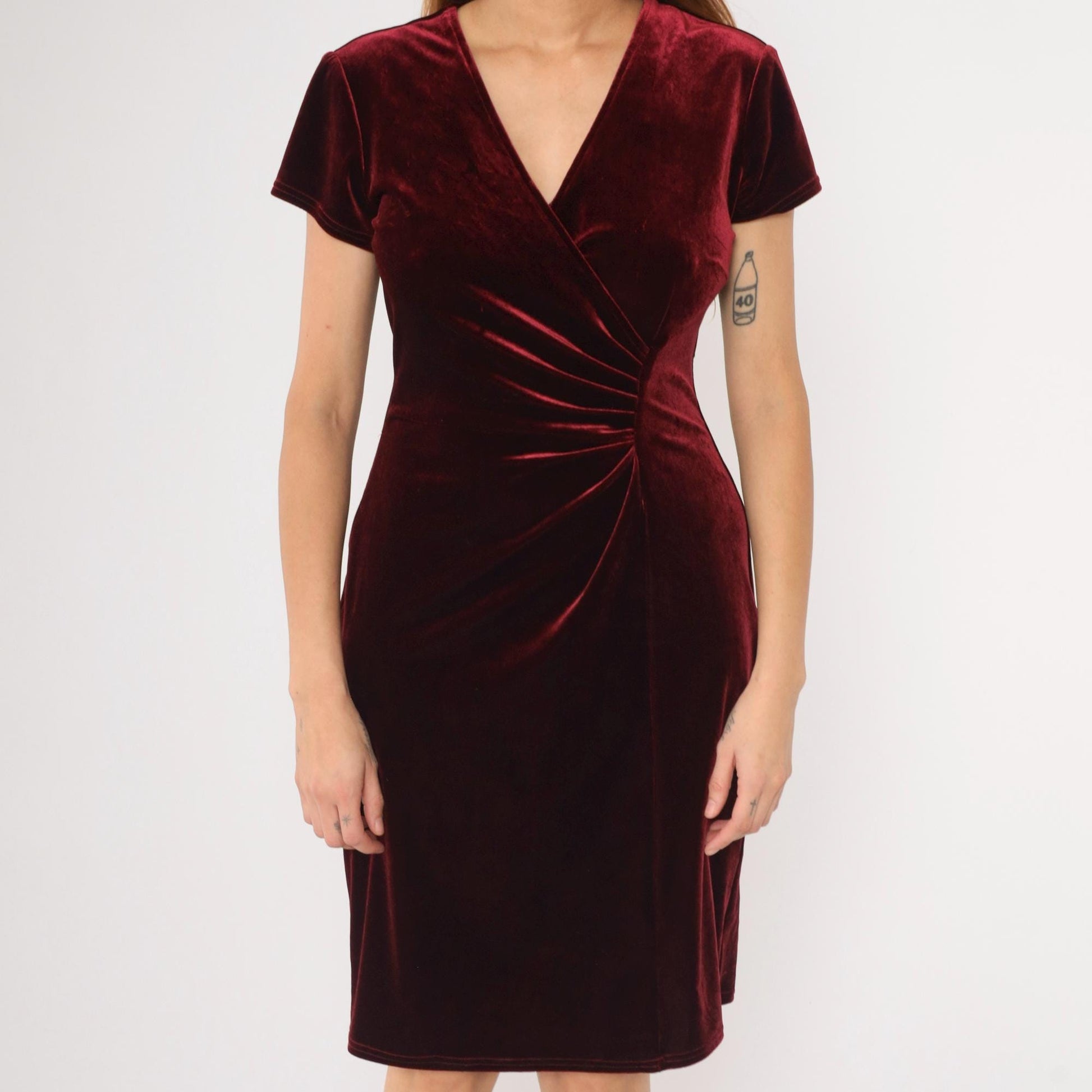 90s Robbie Bee Burgundy Velvet Wrap Dress V-Neck Ruched Knee Length Medium 8