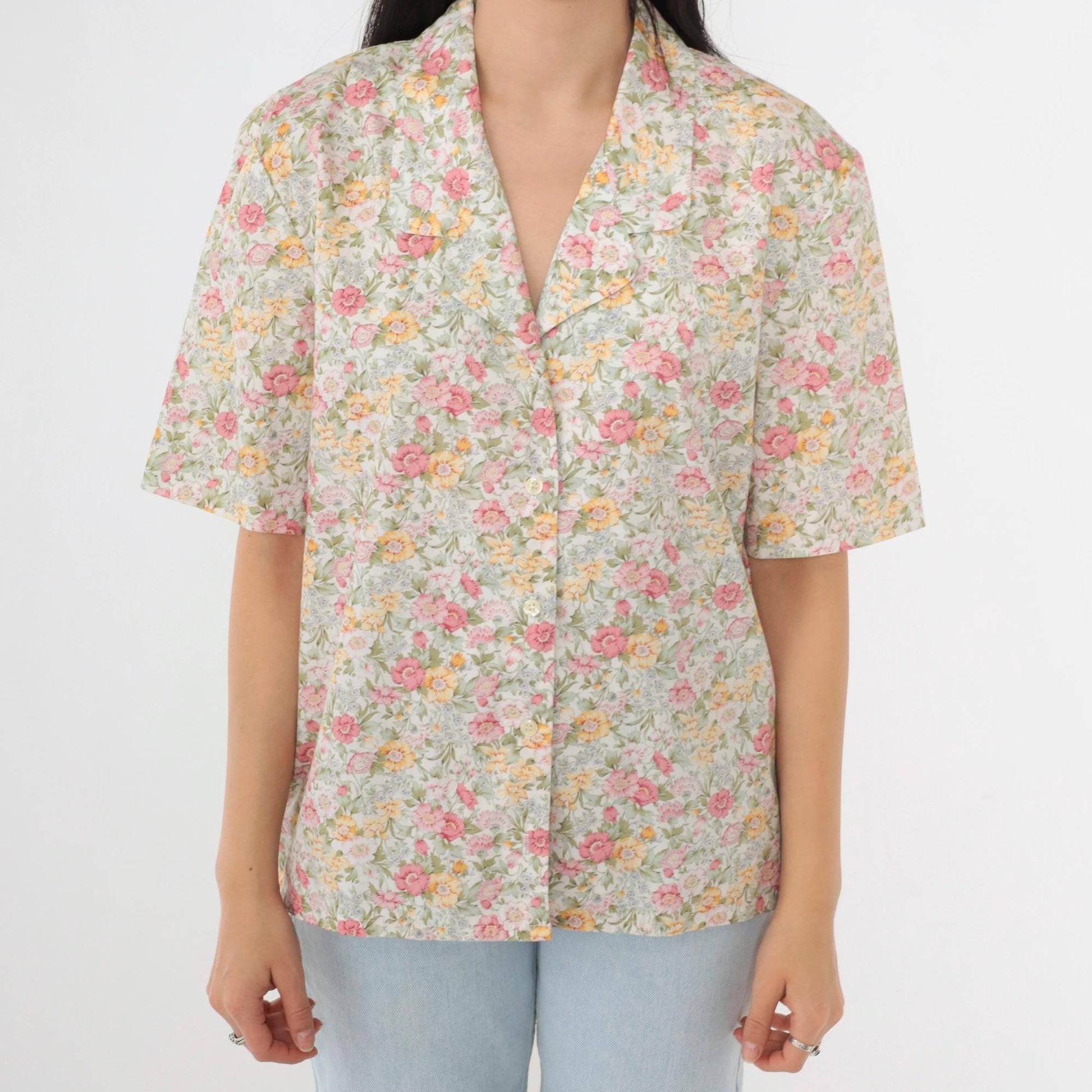 90s Susan Bristol Floral Button-Up Blouse White Pastel Print Short Sleeve Medium