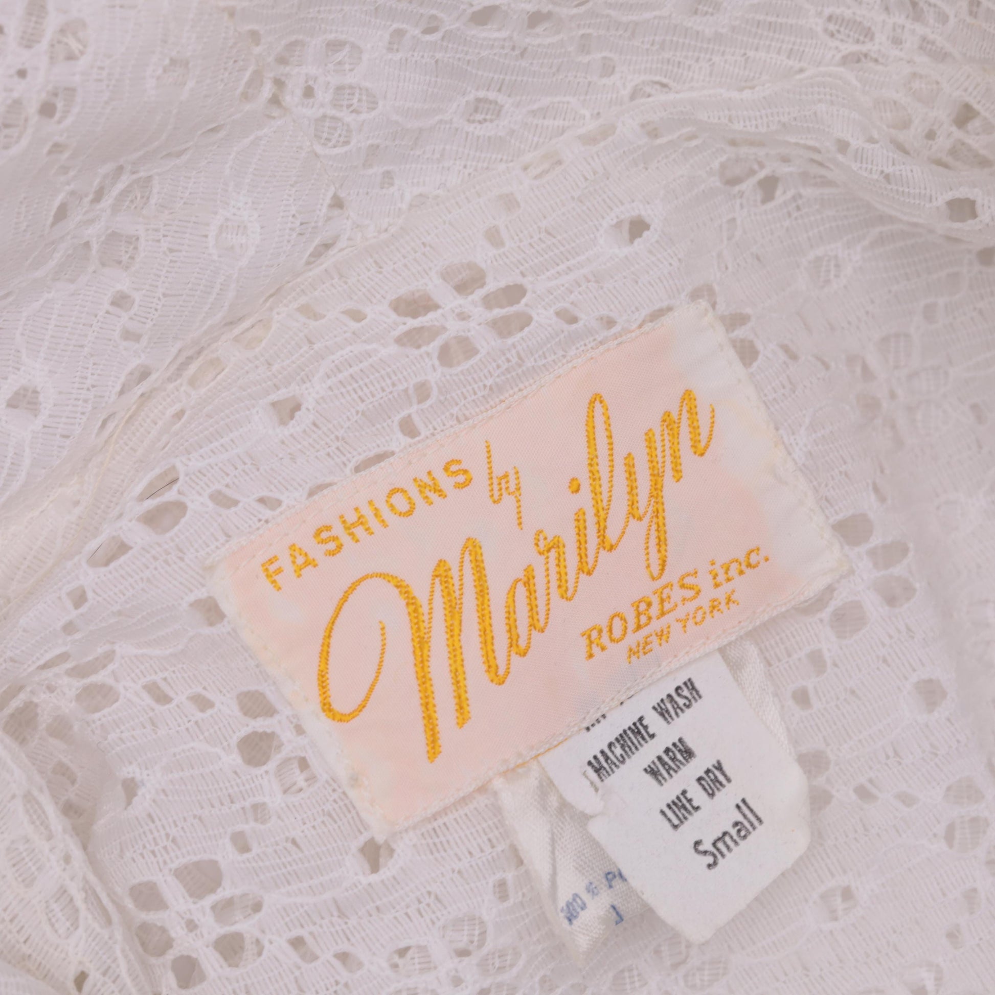 70s White Eyelet Lace Robe Long Sleeve Ruffle Trim Wrap Belted Small