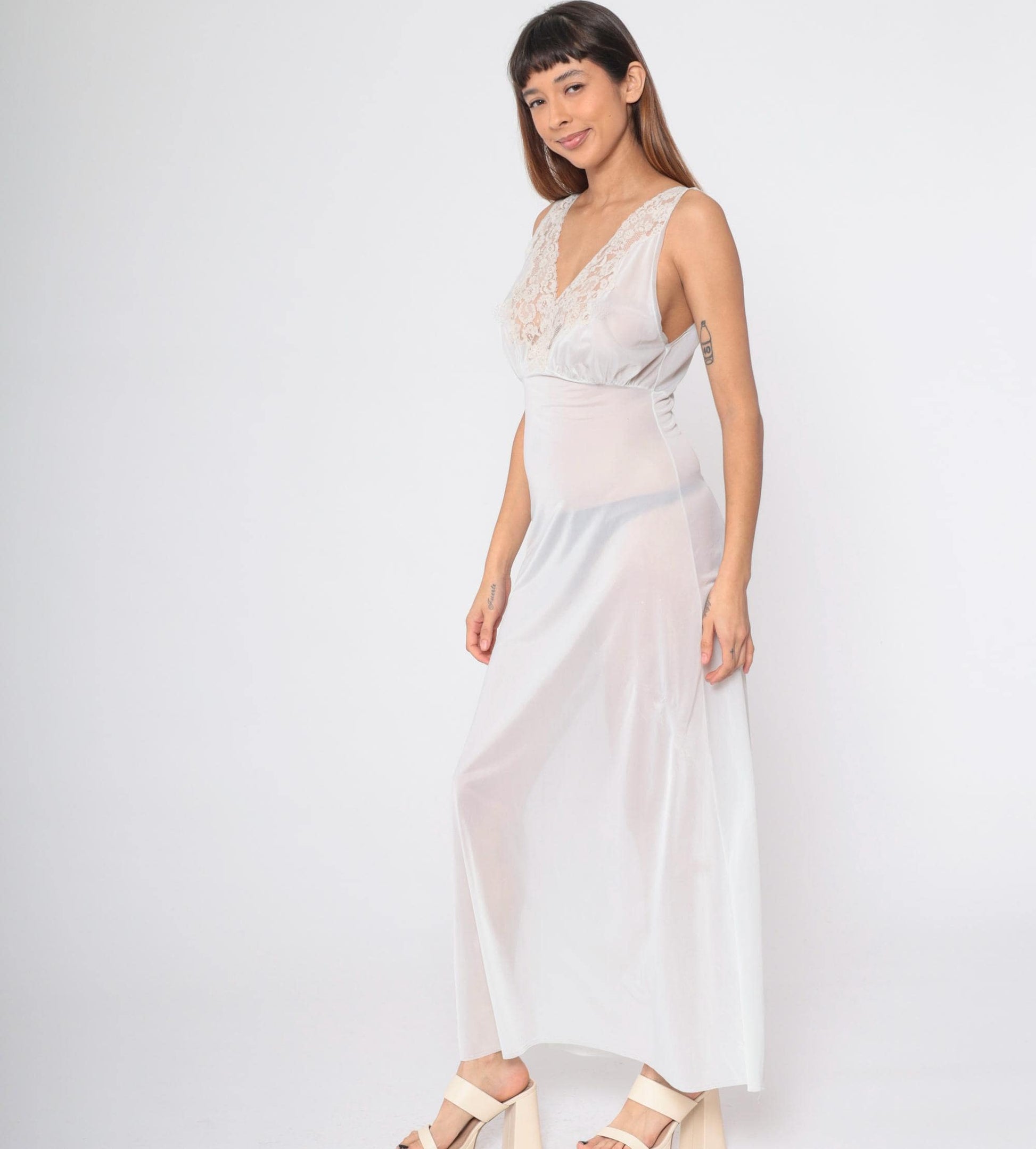 70s White Nylon Maxi Nightgown Lace Trim Empire Waist V Neck Medium M