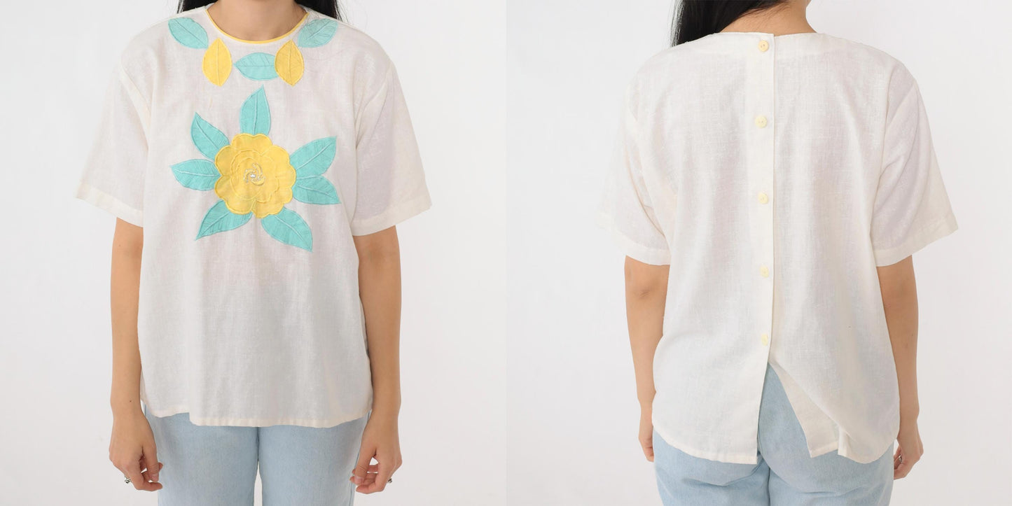 80s White Floral Embroidered Blouse Short Sleeve Button Back Medium