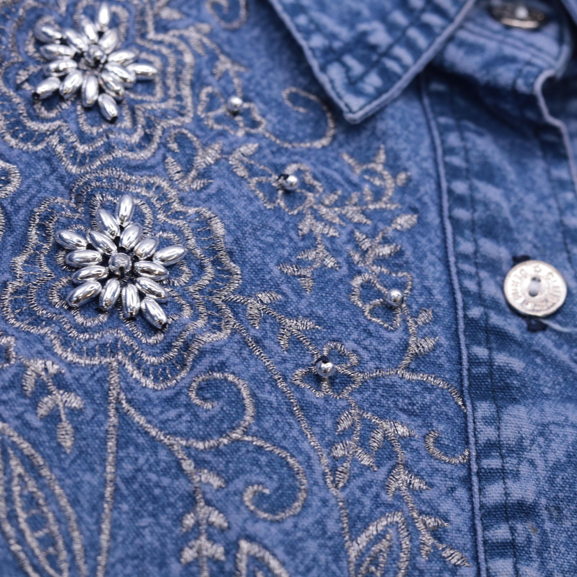 90s Club Z Denim Shirt Metallic Floral Embroidered Beaded Acid Wash Blue Medium M