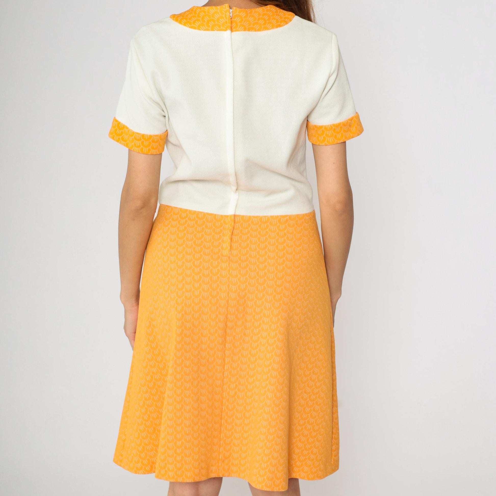 1960s Mod A-Line Dress Orange White Geometric Knee Length Short Sleeve Medium M