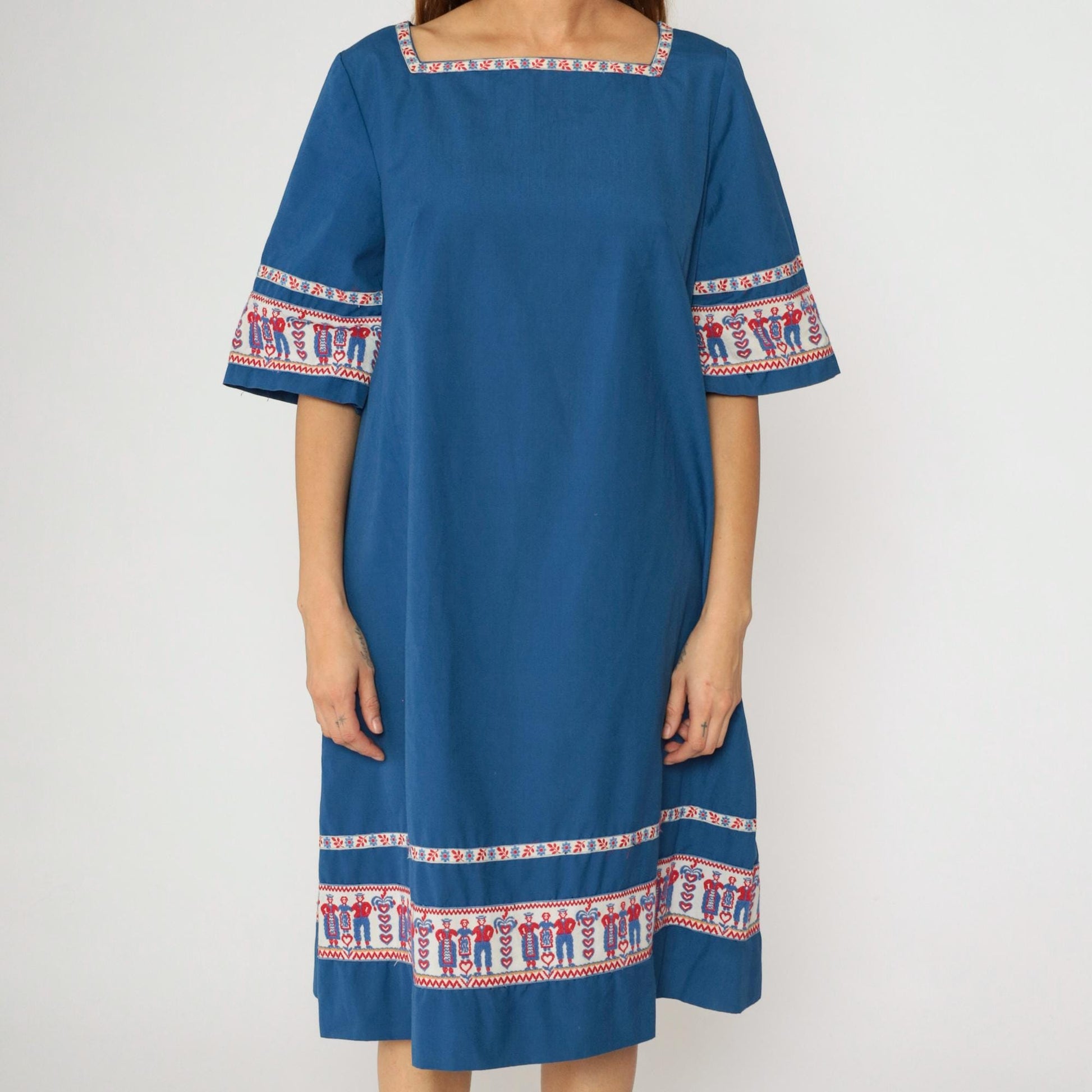 1970s Austrian Folk Embroidered Shift Dress Blue Midi Bell Sleeve Medium Large