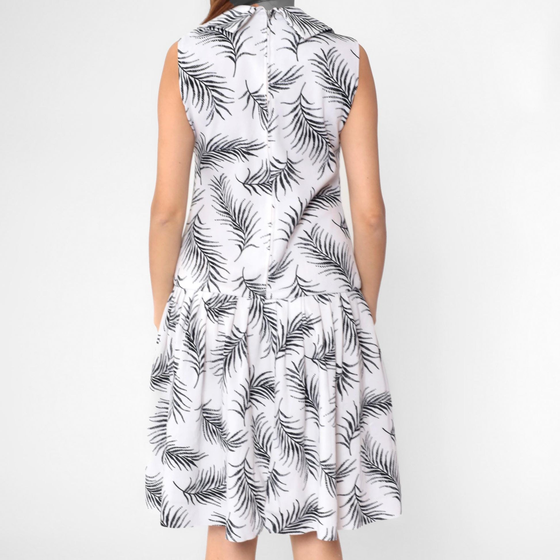 70s White Botanical Leaf Print Midi Dress Drop Waist Pleated Sleeveless Medium