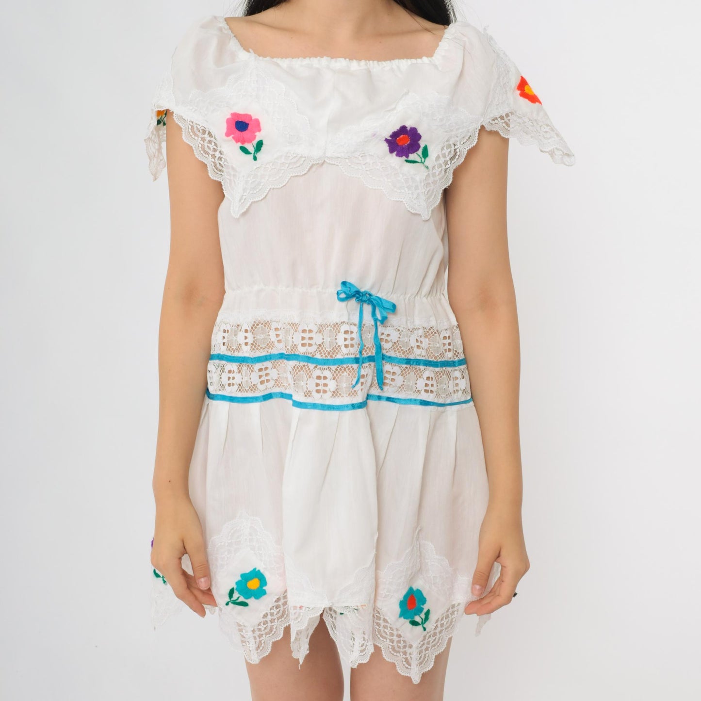 Y2K White Floral Embroidered Off-Shoulder Mini Dress Hanky Hem Extra Small