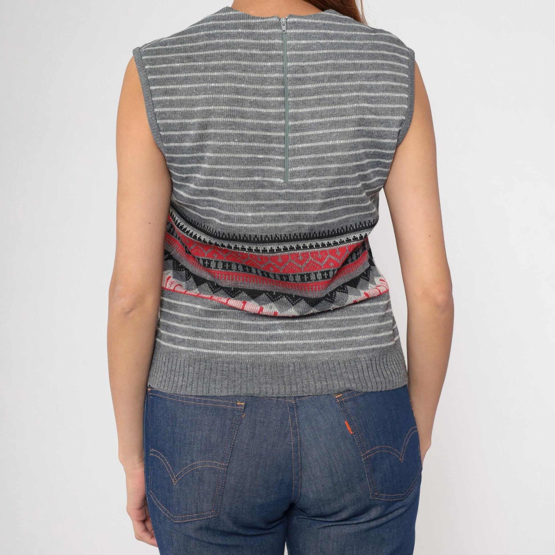 1970s Geometric Striped Knit Vest Grey Red White V-Neck Sleeveless Small