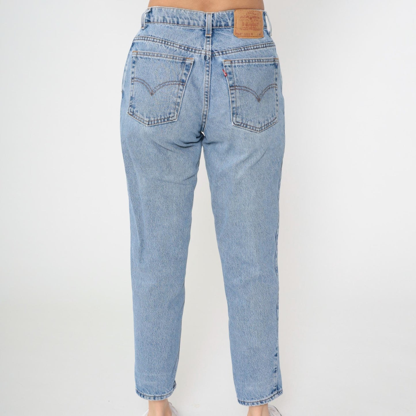 90s Levi's 550 High Waist Tapered Jeans Light Wash Denim Medium 29