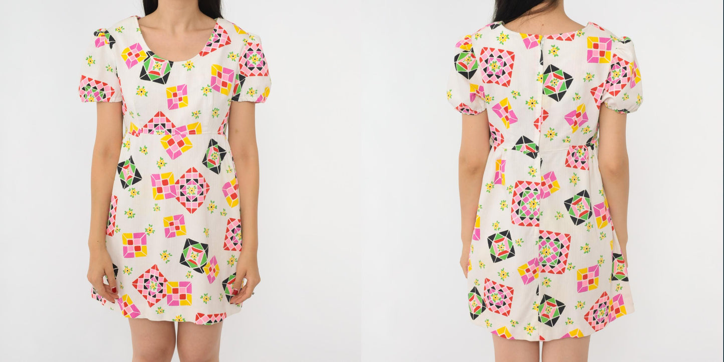 1960s Floral Quilt Print Babydoll Dress Puff Sleeve Empire Waist Mini White Small