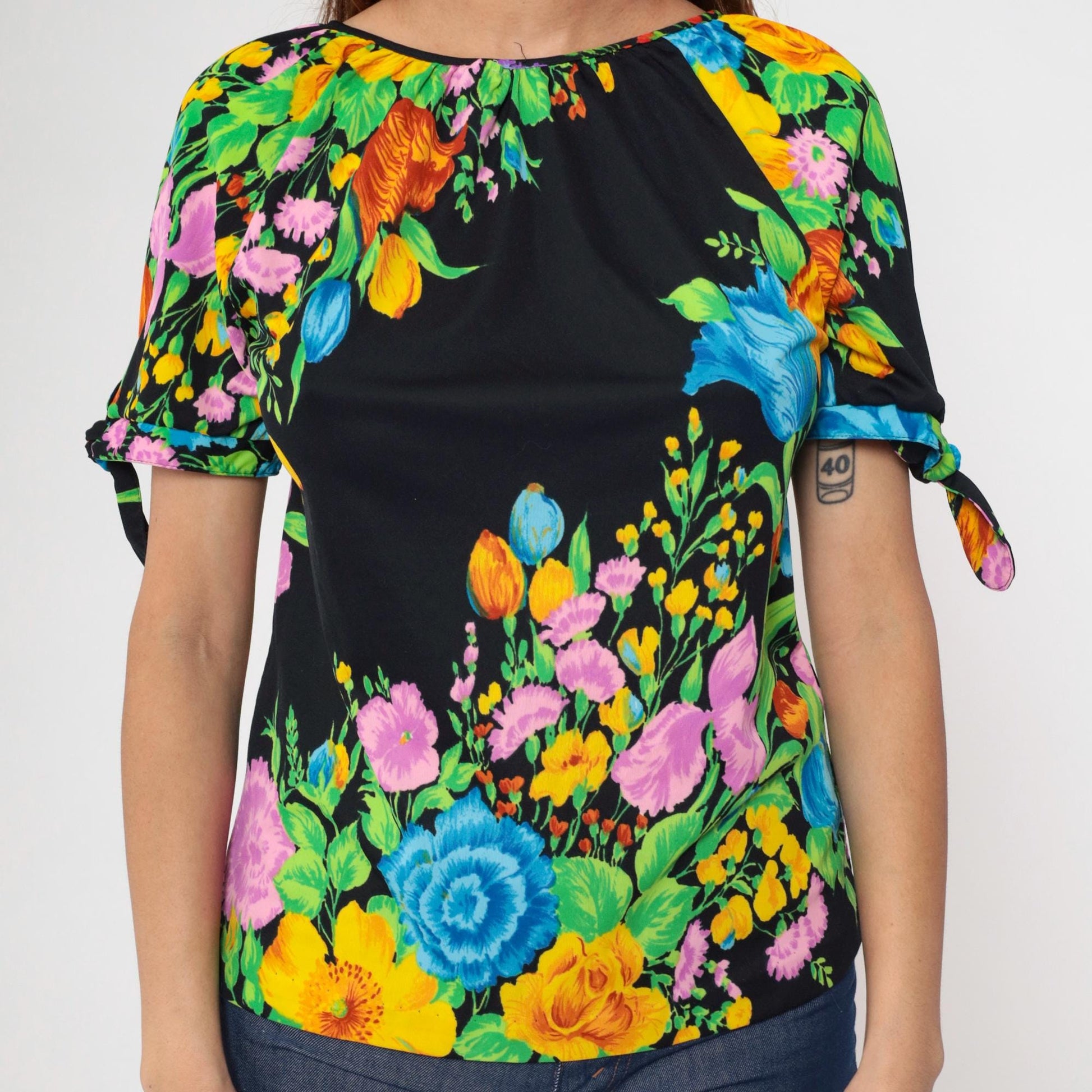 70s Black Floral Blouse Tie Sleeve Keyhole Neckline Short Sleeve Small
