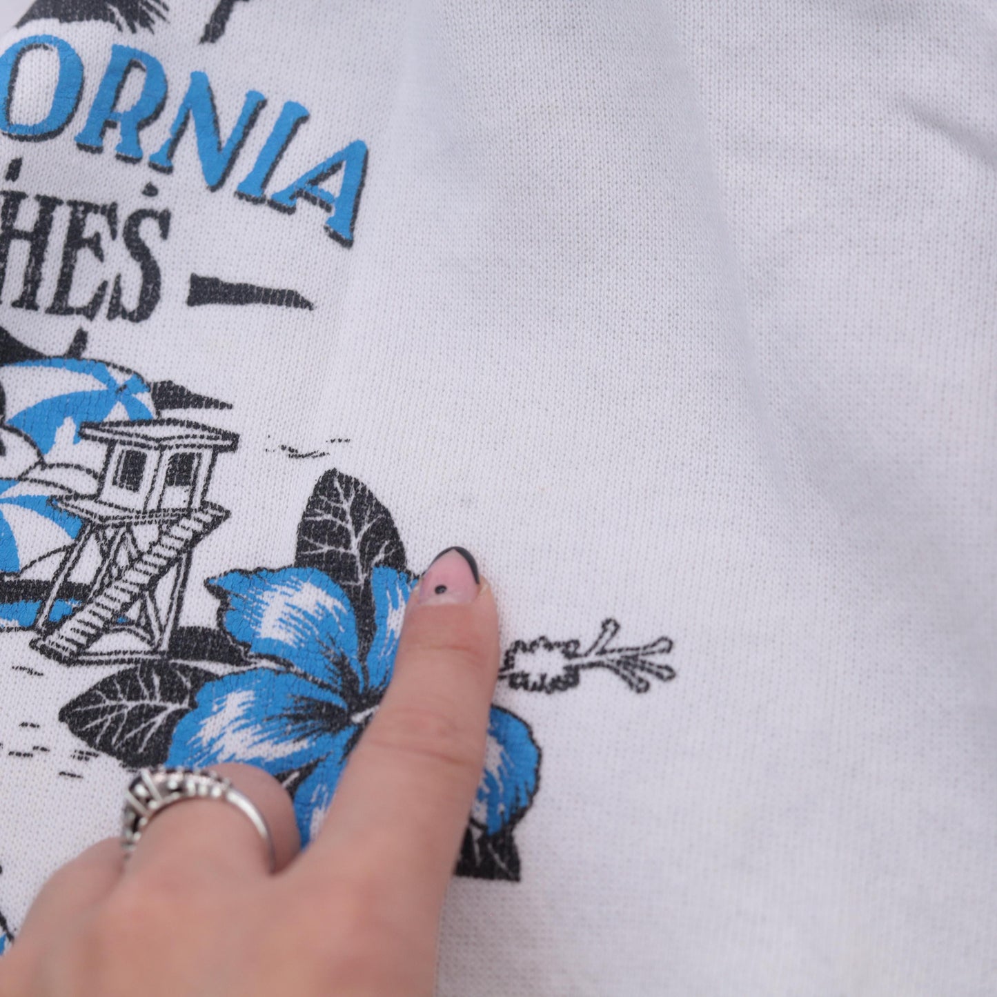 90s California Beaches Map Sweatshirt White Cotton Graphic Medium