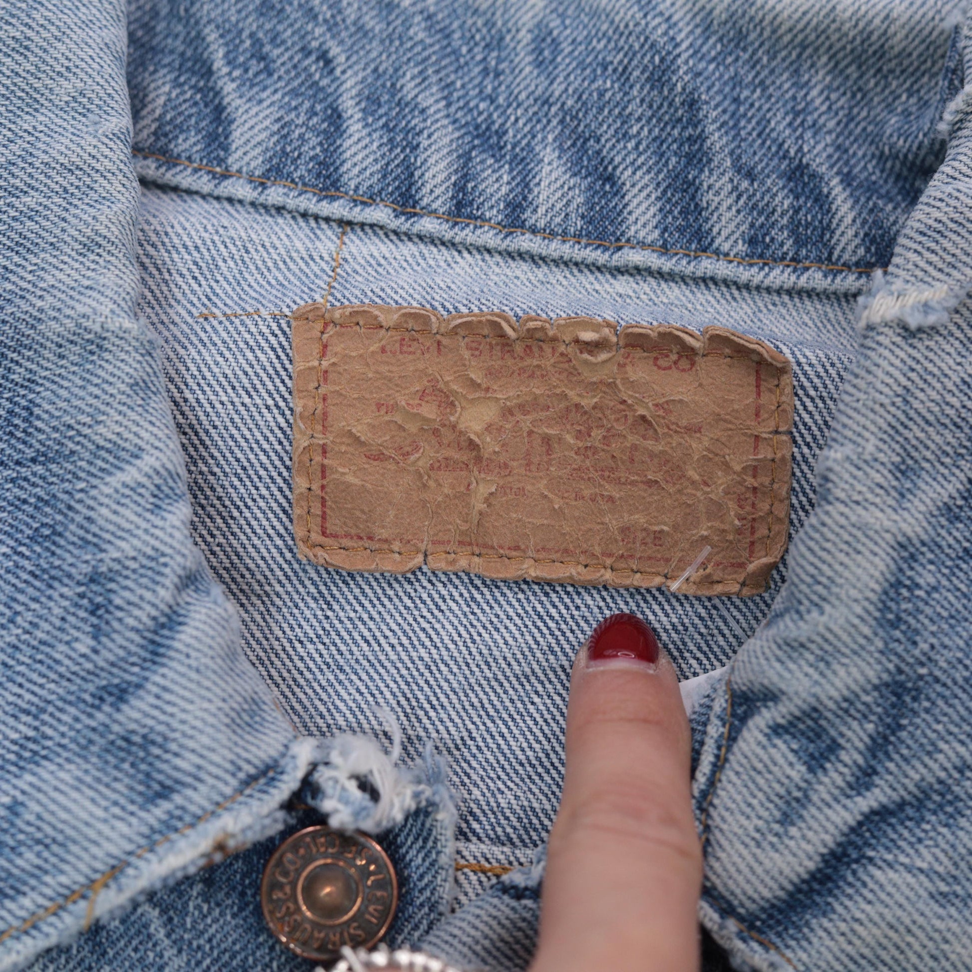 80s Levi's Distressed Denim Jacket Light Blue Trucker Medium M
