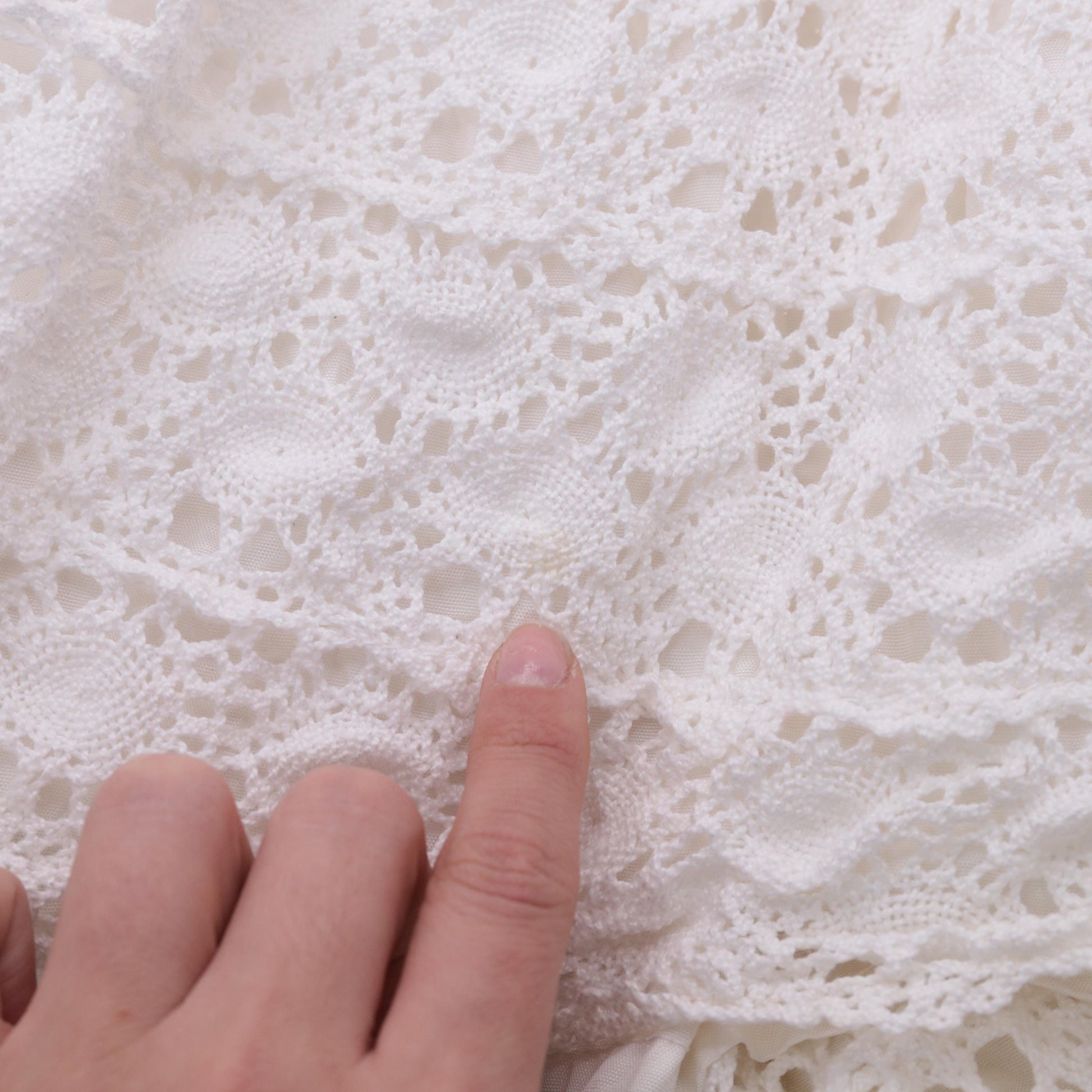 60s White Crochet Lace Maxi Dress Long Sleeve Scoop Neck Small XS