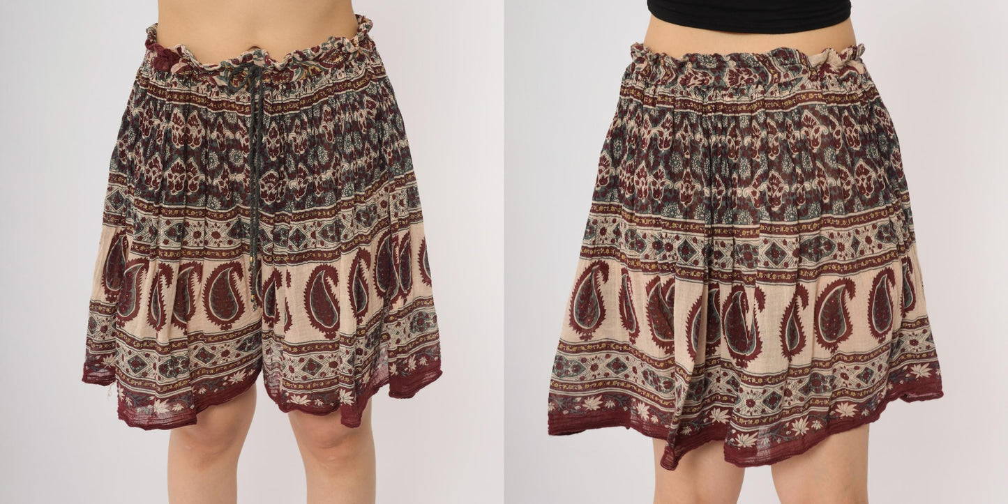 90s Burgundy Paisley Cotton Shorts Drawstring Tiered Medium