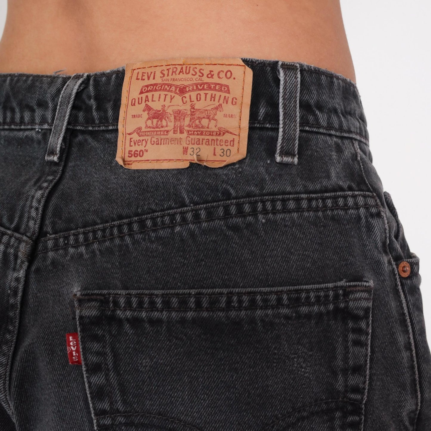 90s Levi's 560 Black Denim Jeans High Waist Relaxed Fit 32x30