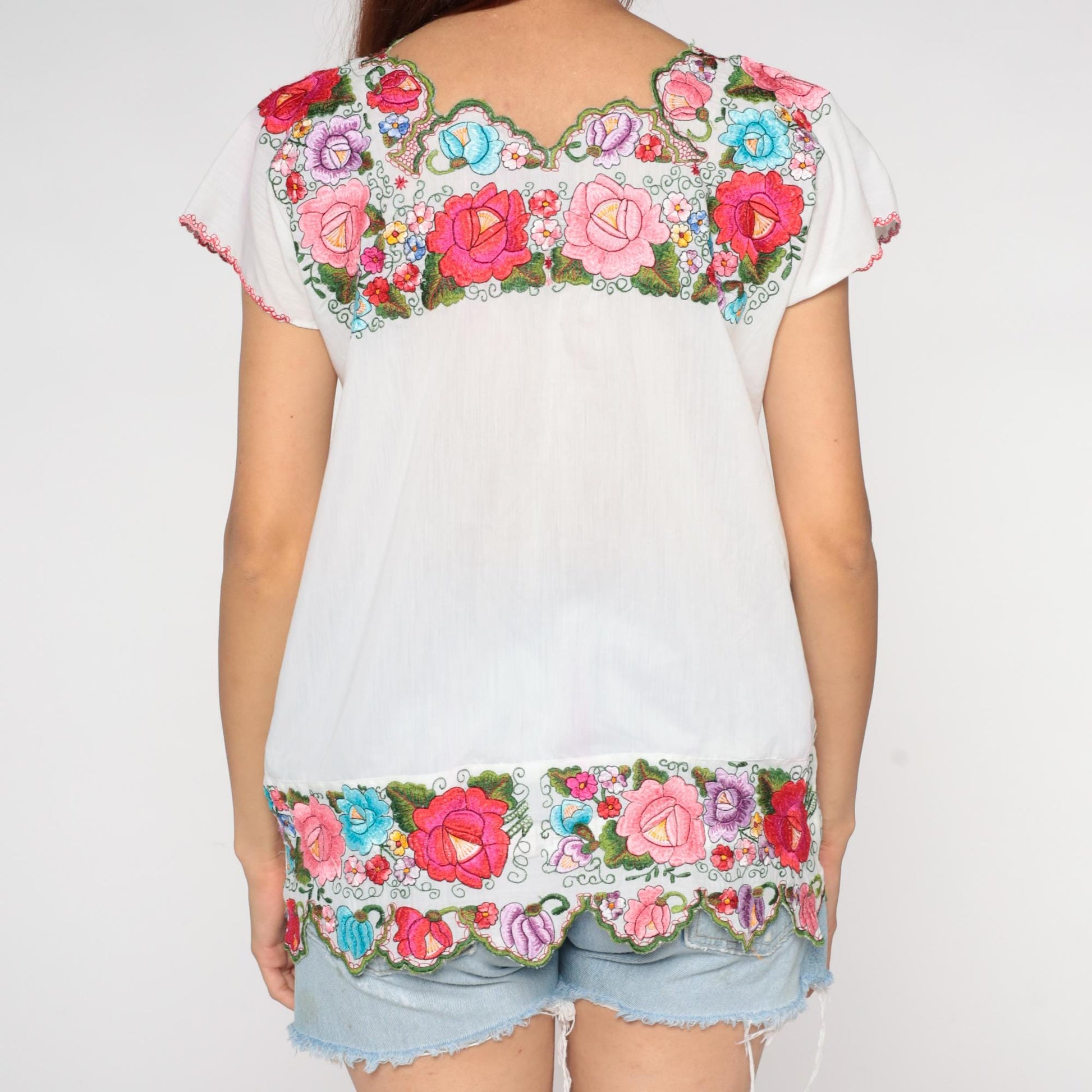 90s Mexican Embroidered Huipil White Floral Square Neck Blouse Medium