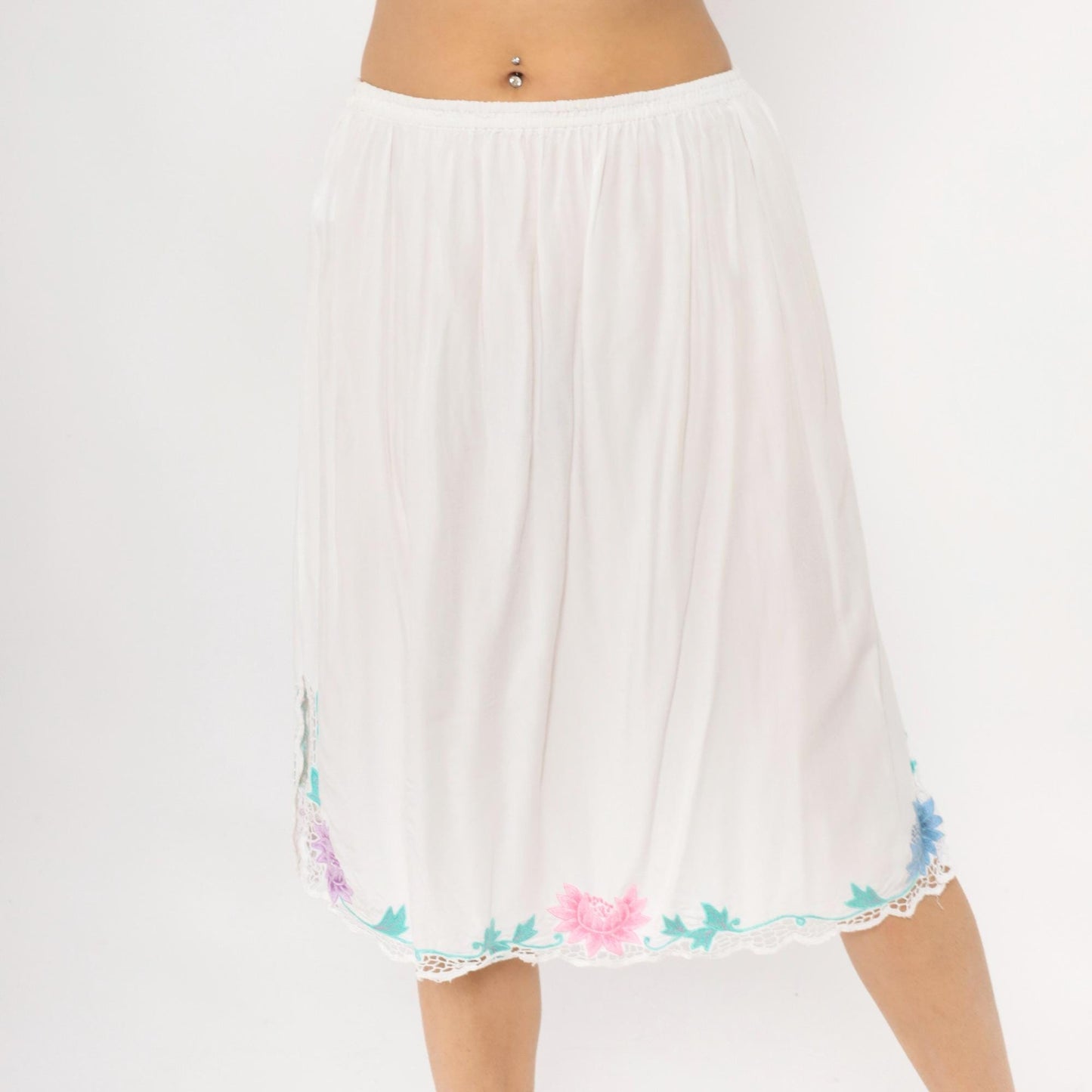 80s Phoenix White Half Slip Embroidered Floral Crochet Lace Medium