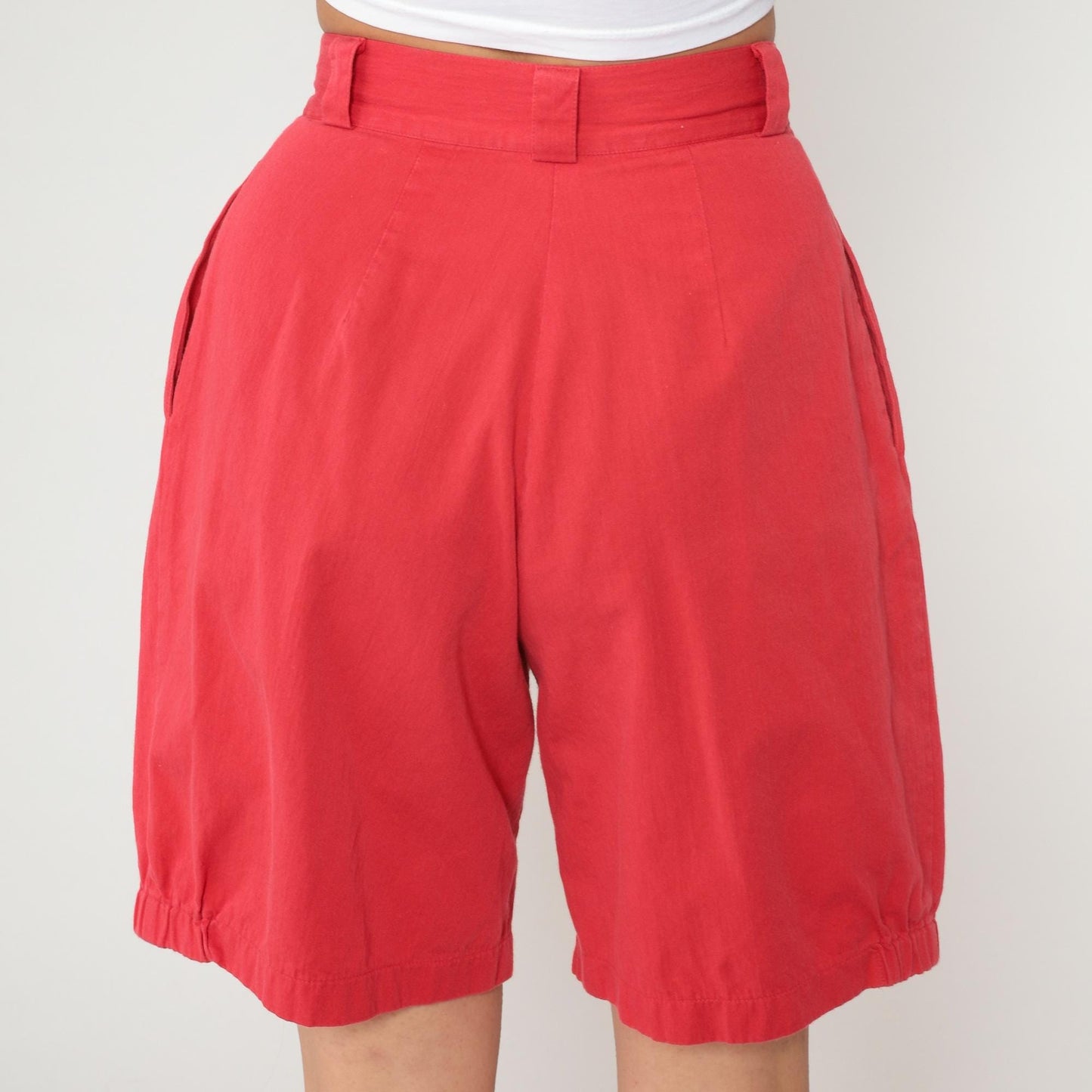 90s Bianca Nyqara Coral Red High-Waisted Pleated Shorts Small S